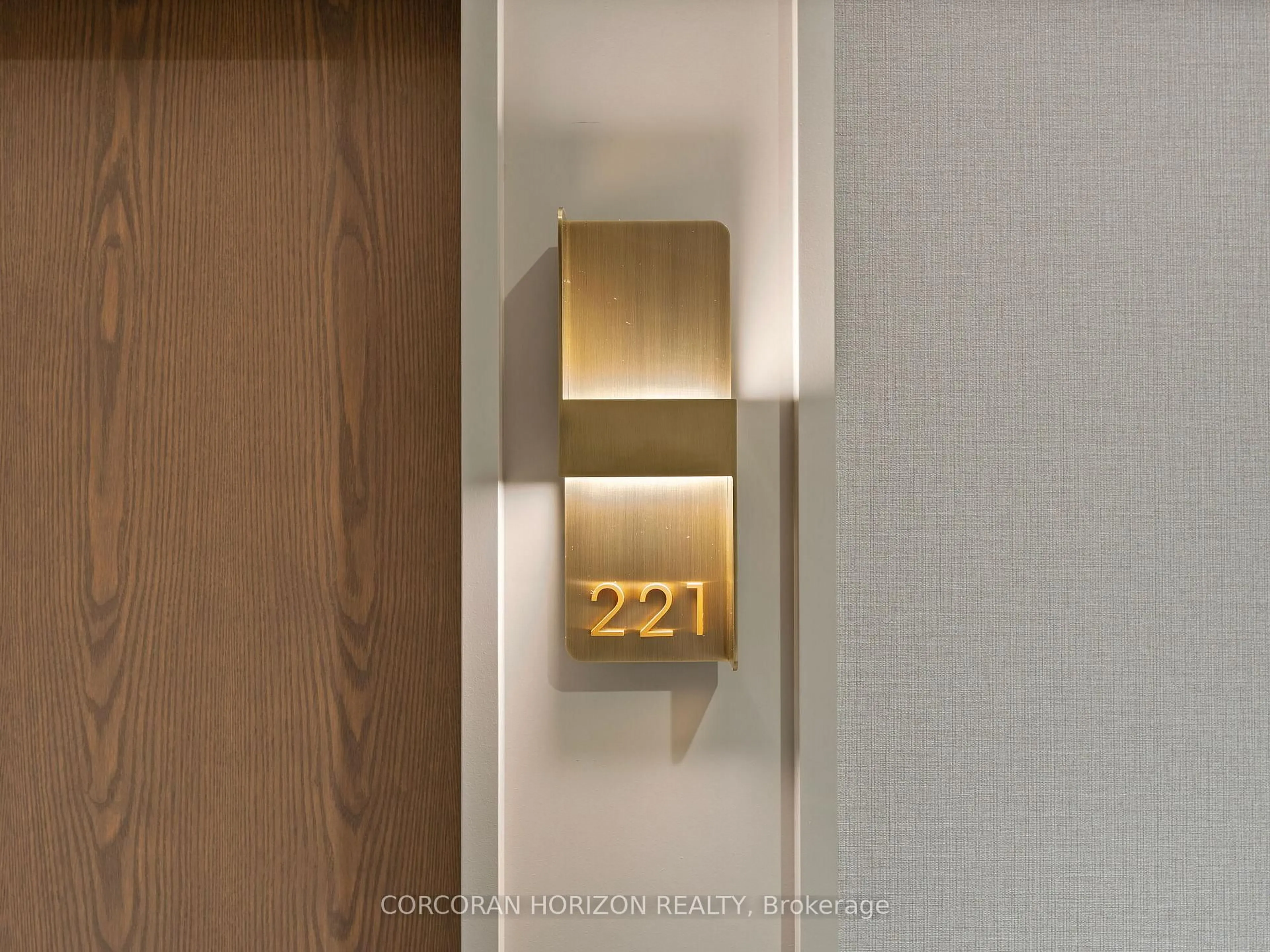 Unknown for 30 Inn On The Park Dr #221, Toronto Ontario M3C 0P7