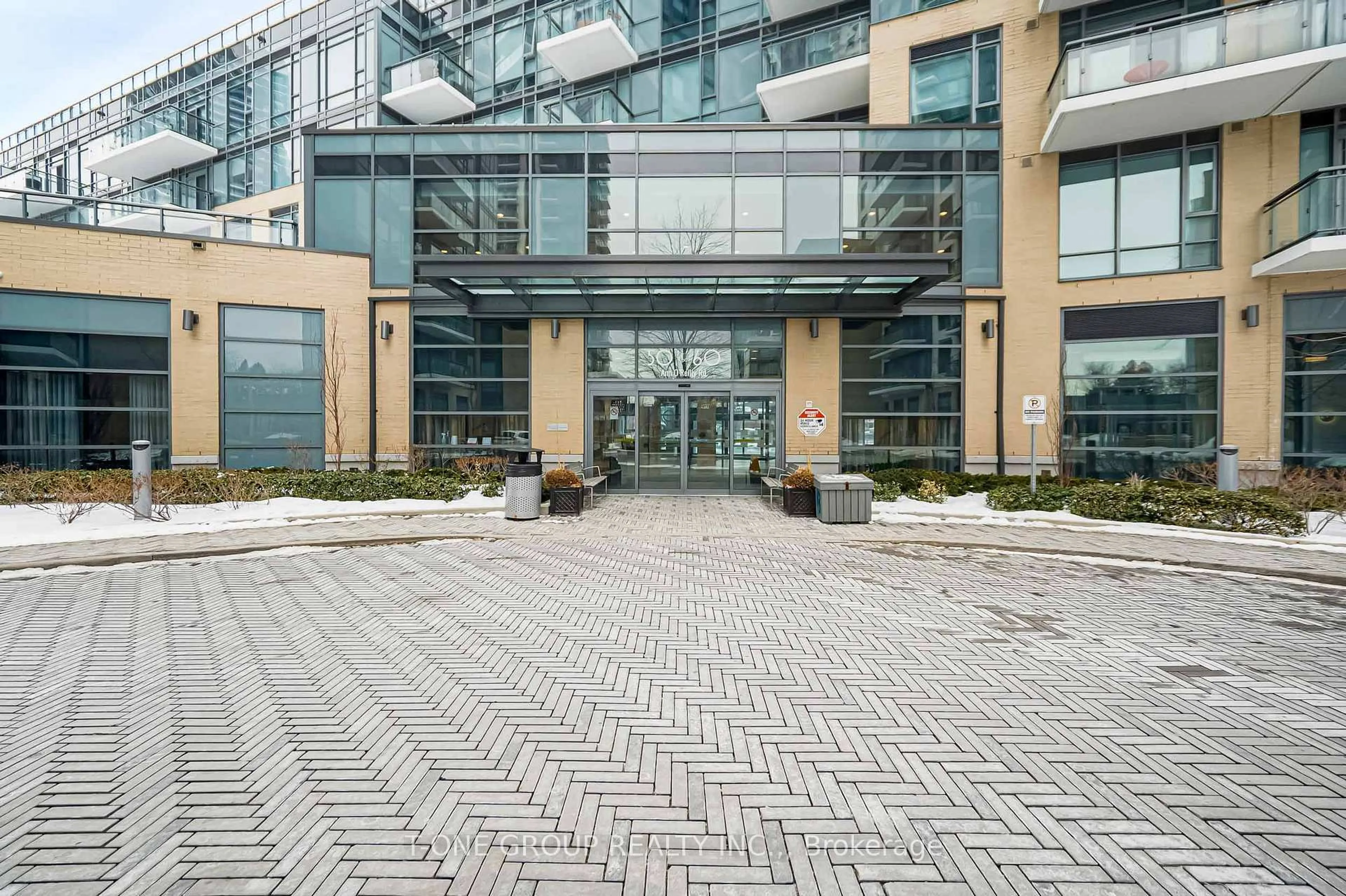 Indoor foyer for 60 Ann O'Reilly Rd #1865, Toronto Ontario M2J 0C8