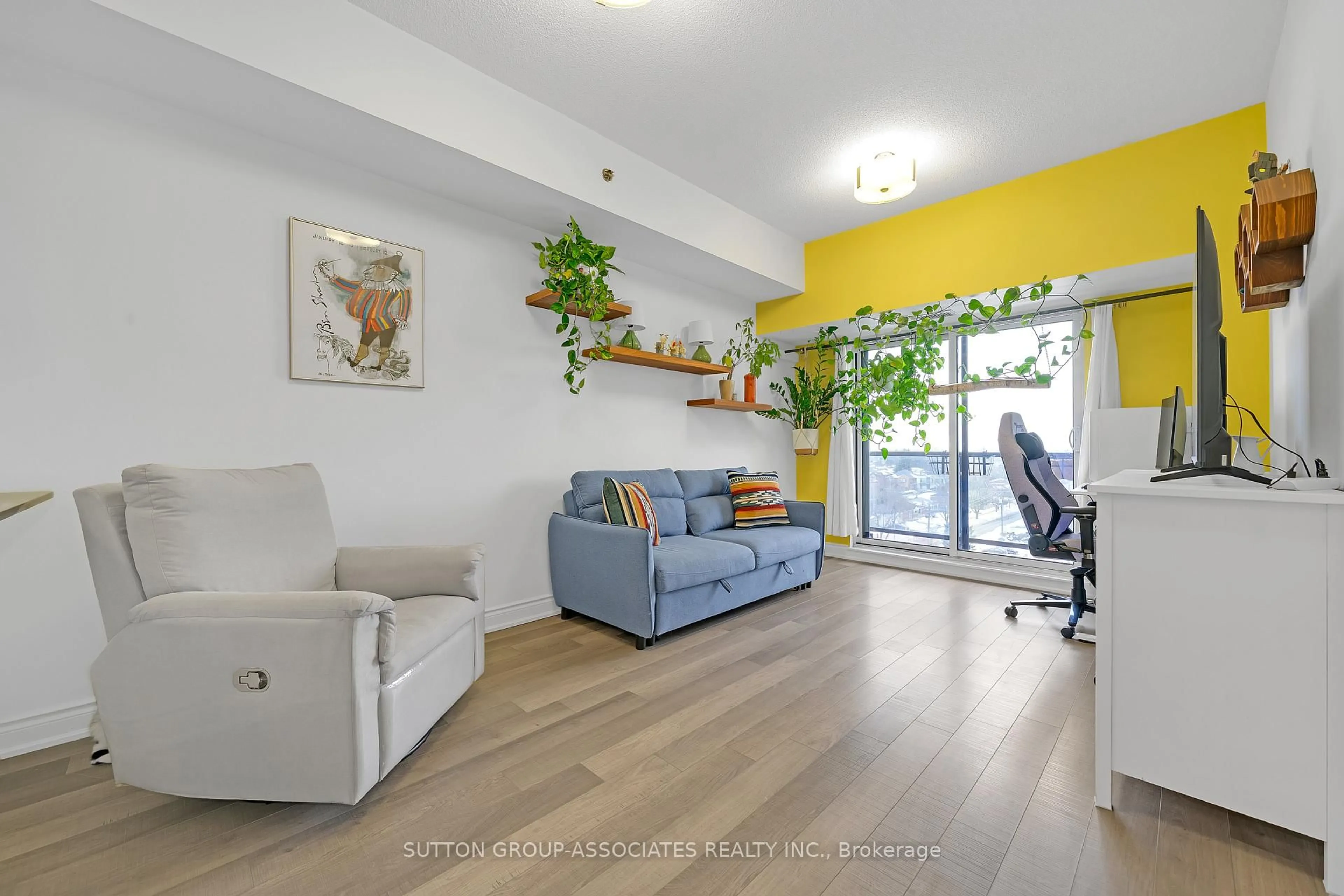 Living room with furniture, unknown for 760 Sheppard Ave #802, Toronto Ontario M3H 0B3