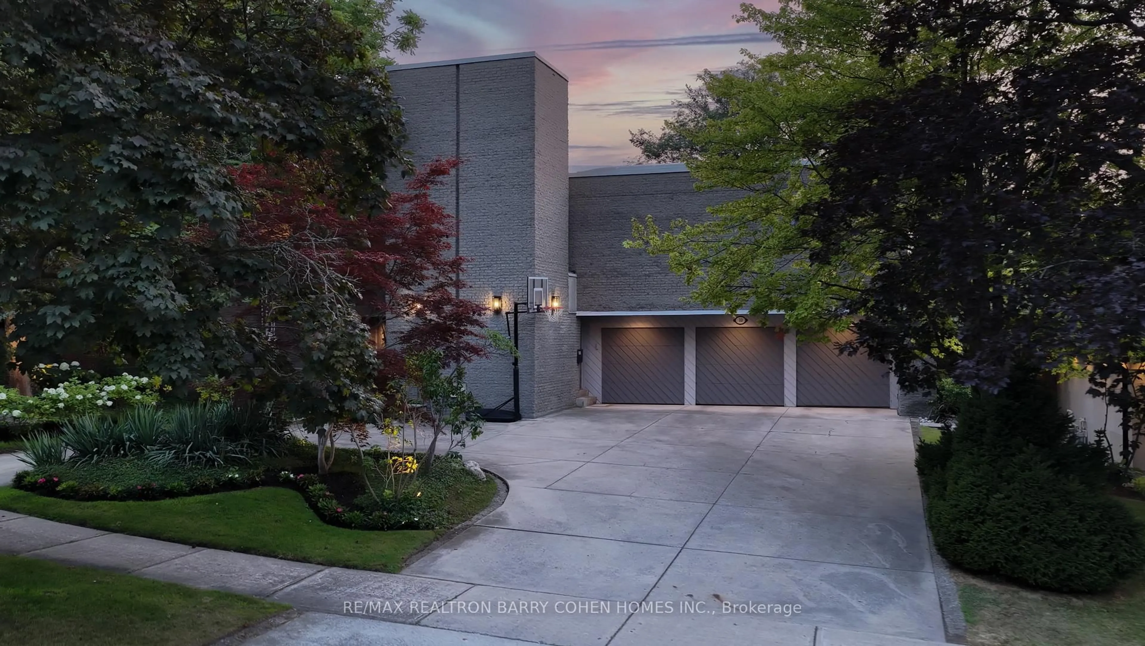 Unknown for 10 Penwood Cres, Toronto Ontario M3B 2B9