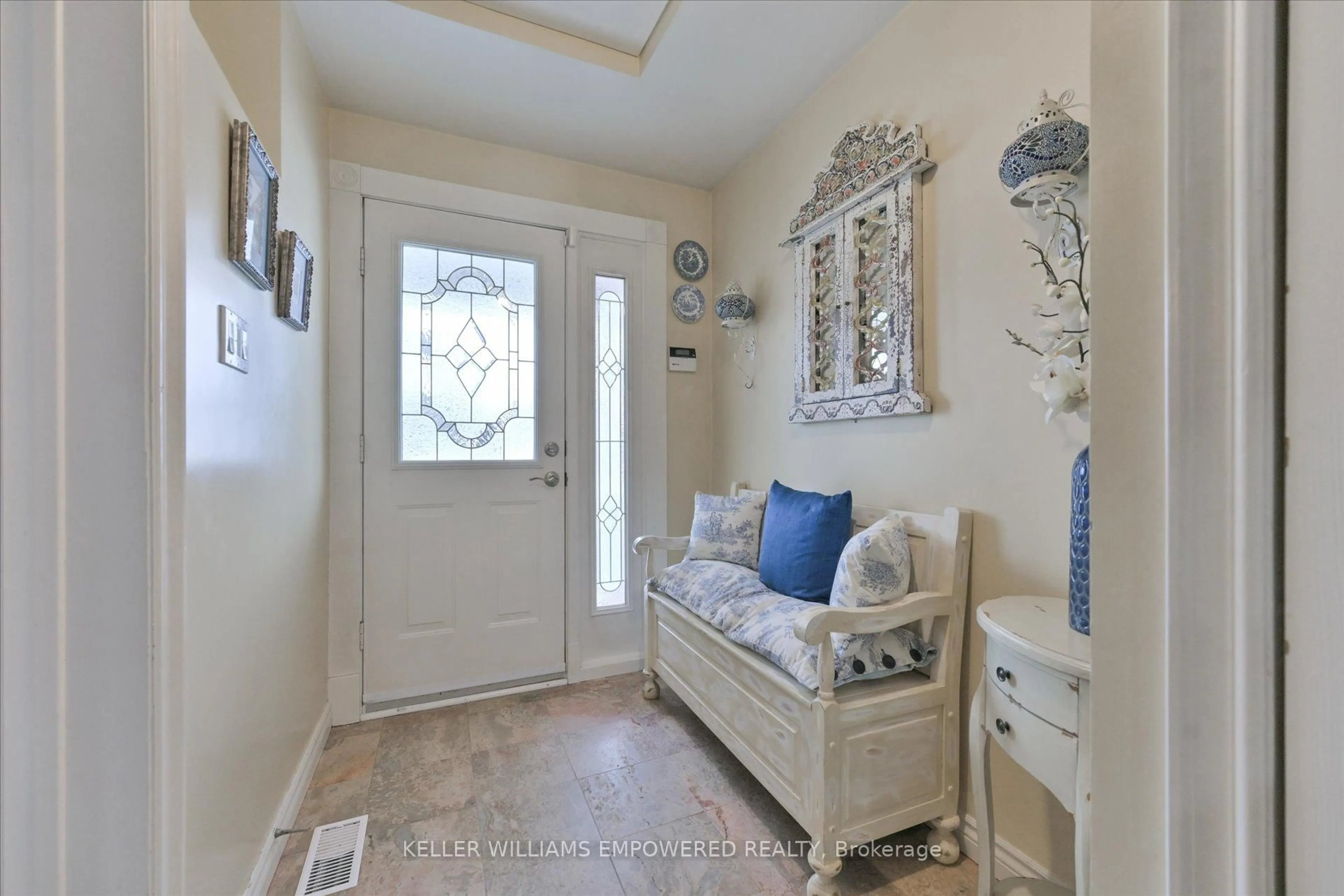 Indoor entryway for 103 Clovelly Ave, Toronto Ontario M6E 2E7