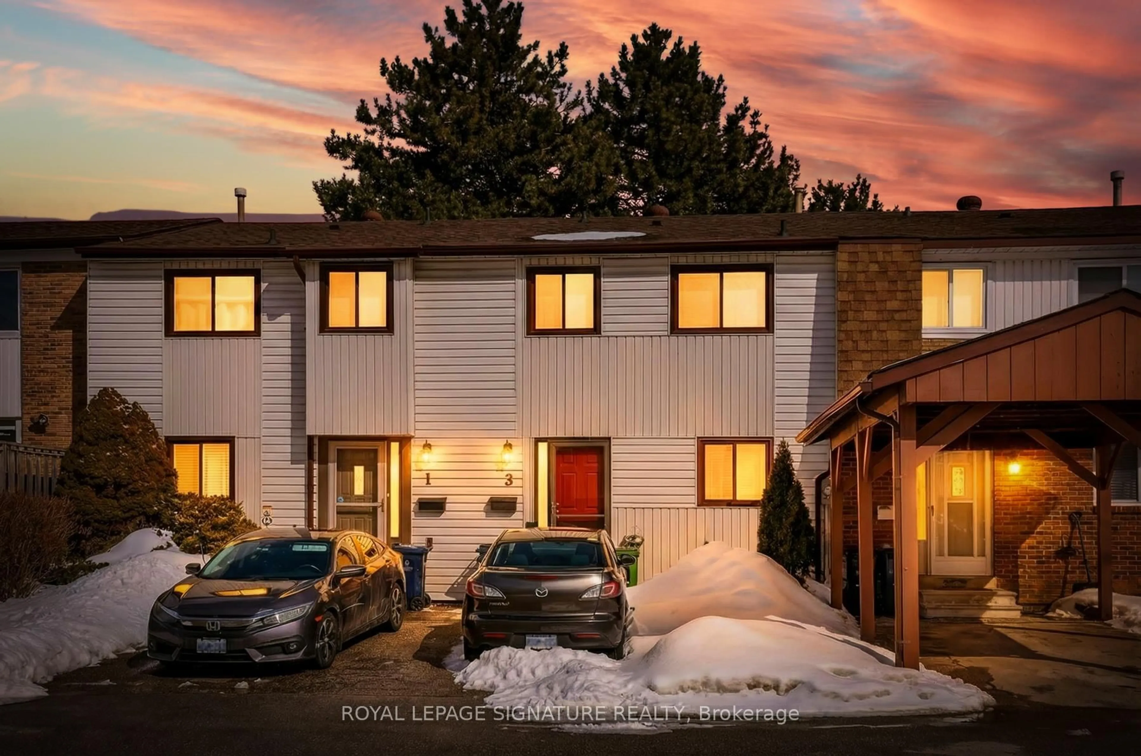 A pic from outside/outdoor area/front of a property/back of a property/a pic from drone, unknown for 3 Early Appleway, Toronto Ontario M3A 3N4