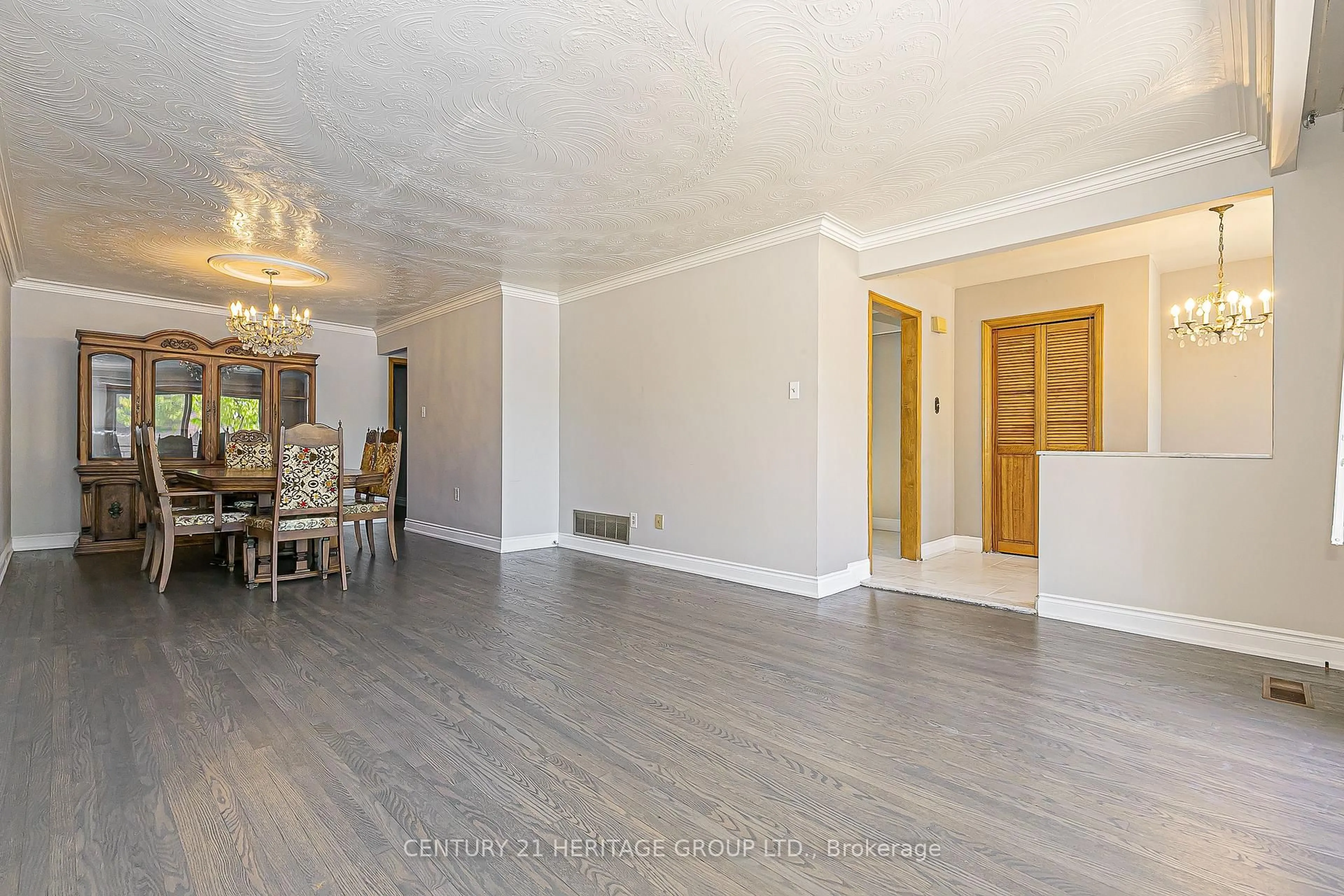 Unknown for 107 Hazelnut Cres, Toronto Ontario M2J 4W4