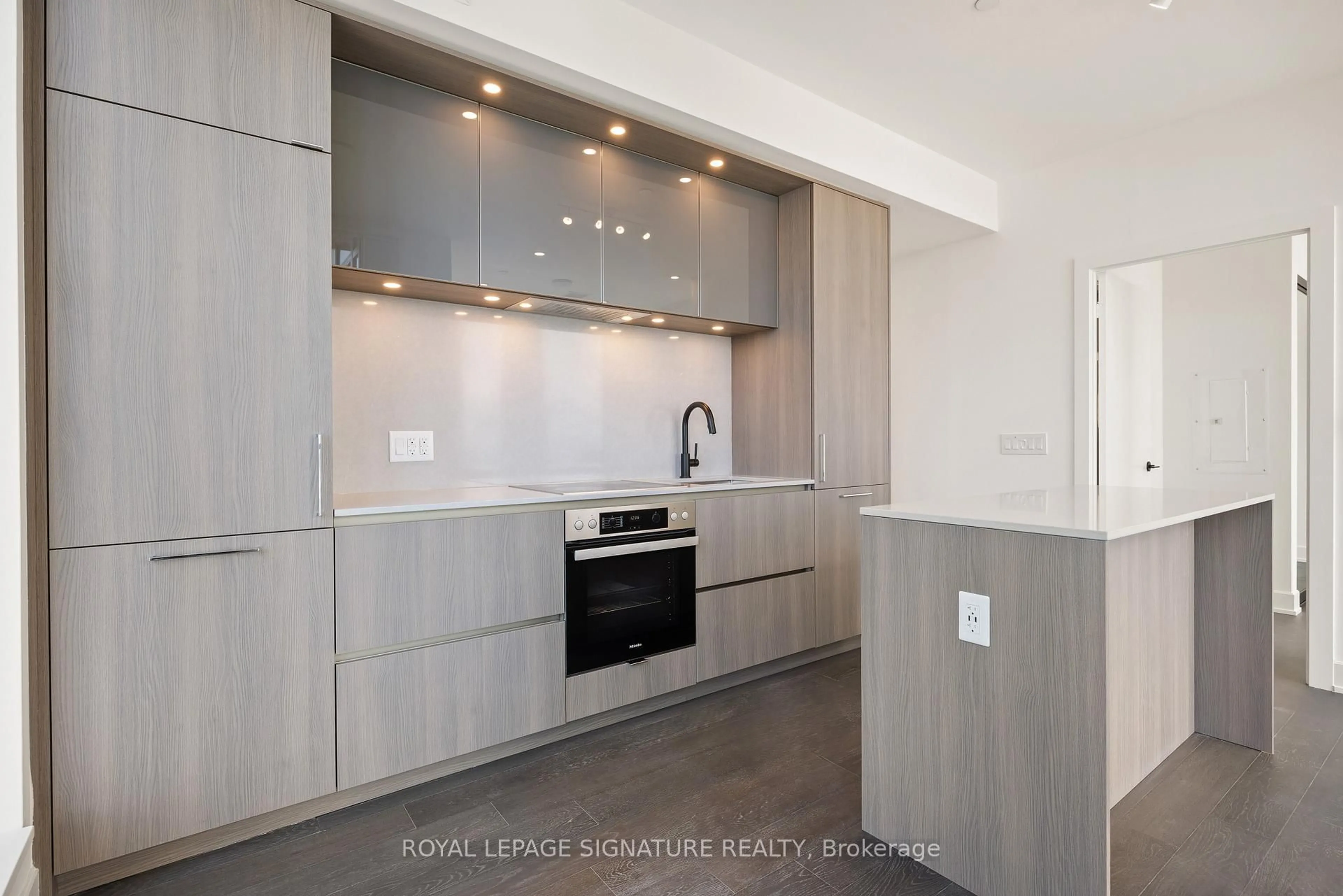 Contemporary kitchen, unknown for 15 Mercer St #2702, Toronto Ontario M5V 0T8