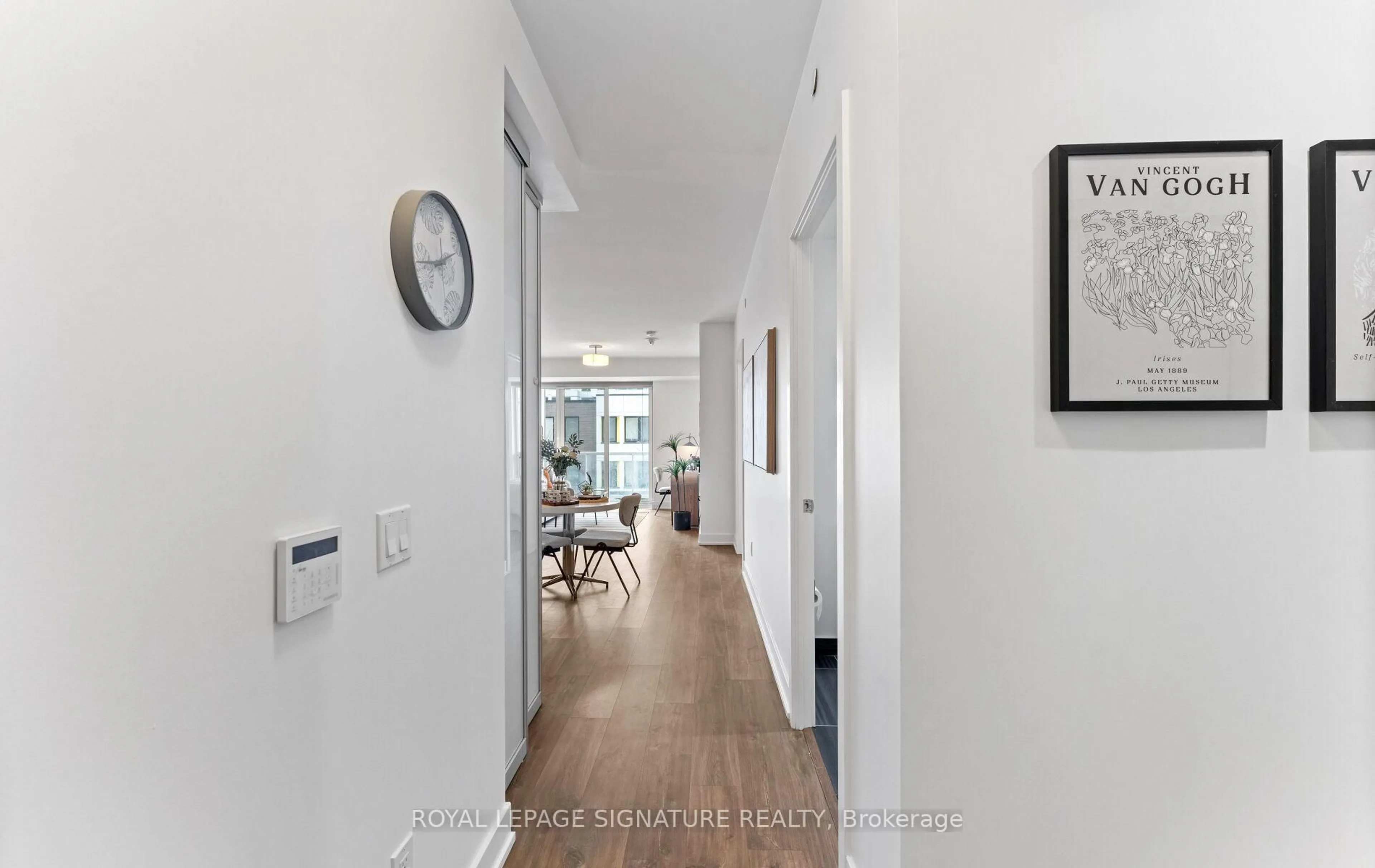 Indoor entryway for 80 Vanauley St #213, Toronto Ontario M5T 0C9