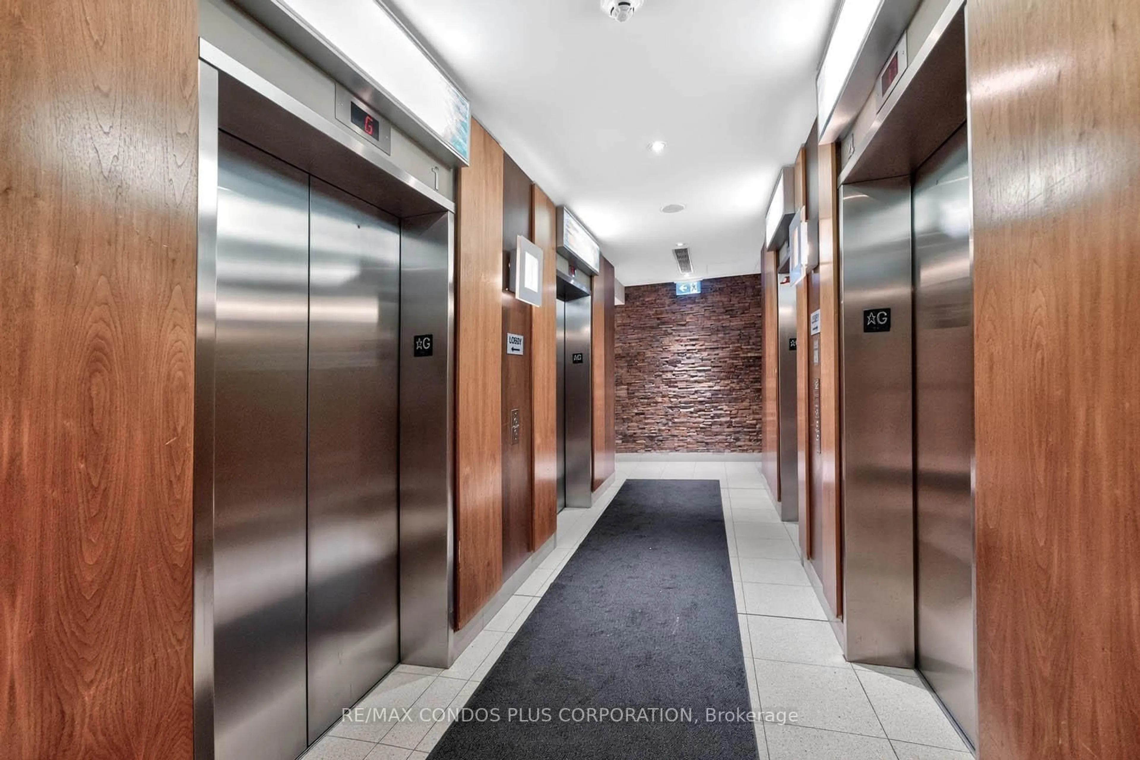 Indoor foyer for 35 Mariner Terr #605, Toronto Ontario M5V 3V9