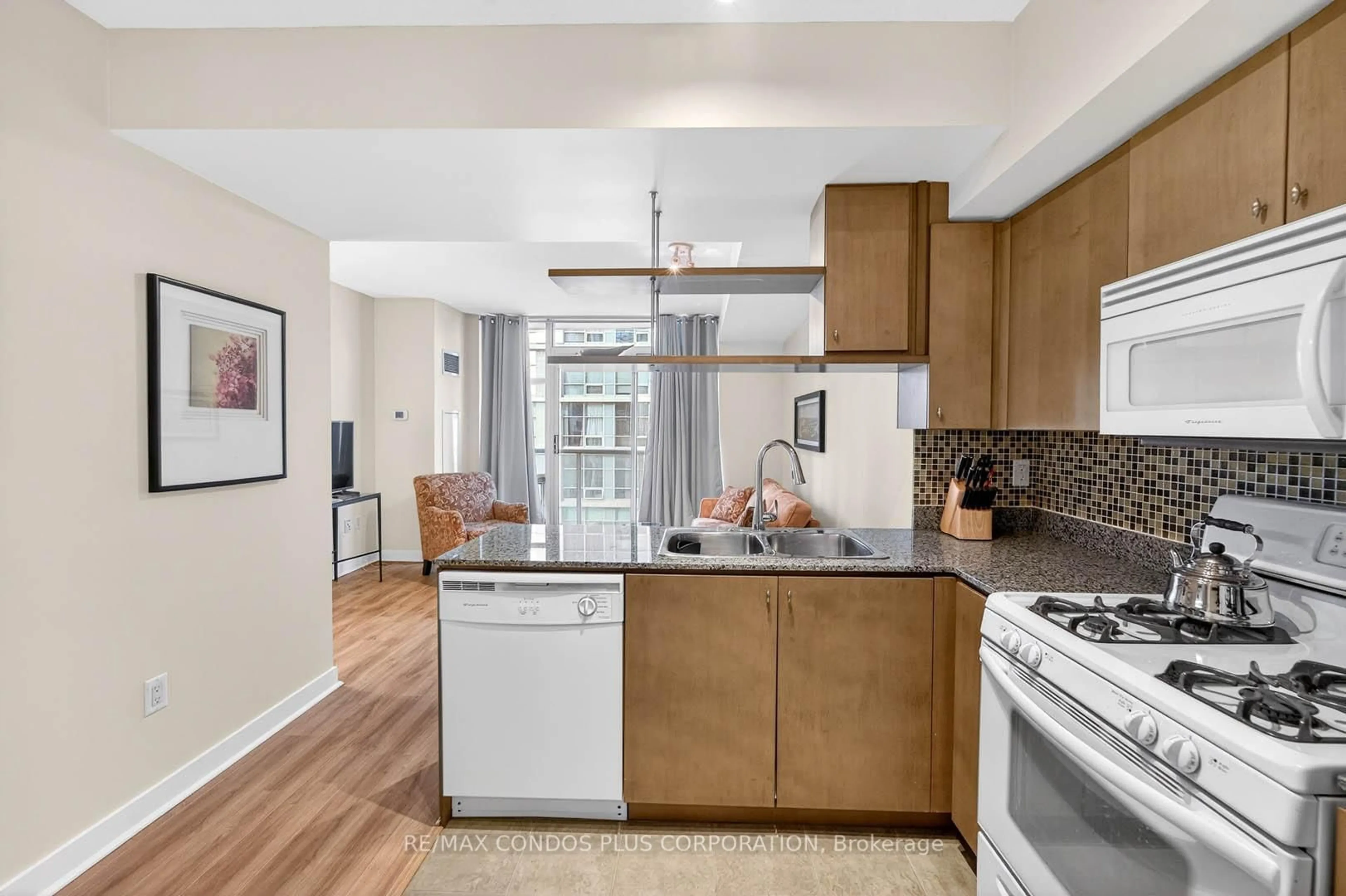 Open concept kitchen, unknown for 35 Mariner Terr #605, Toronto Ontario M5V 3V9