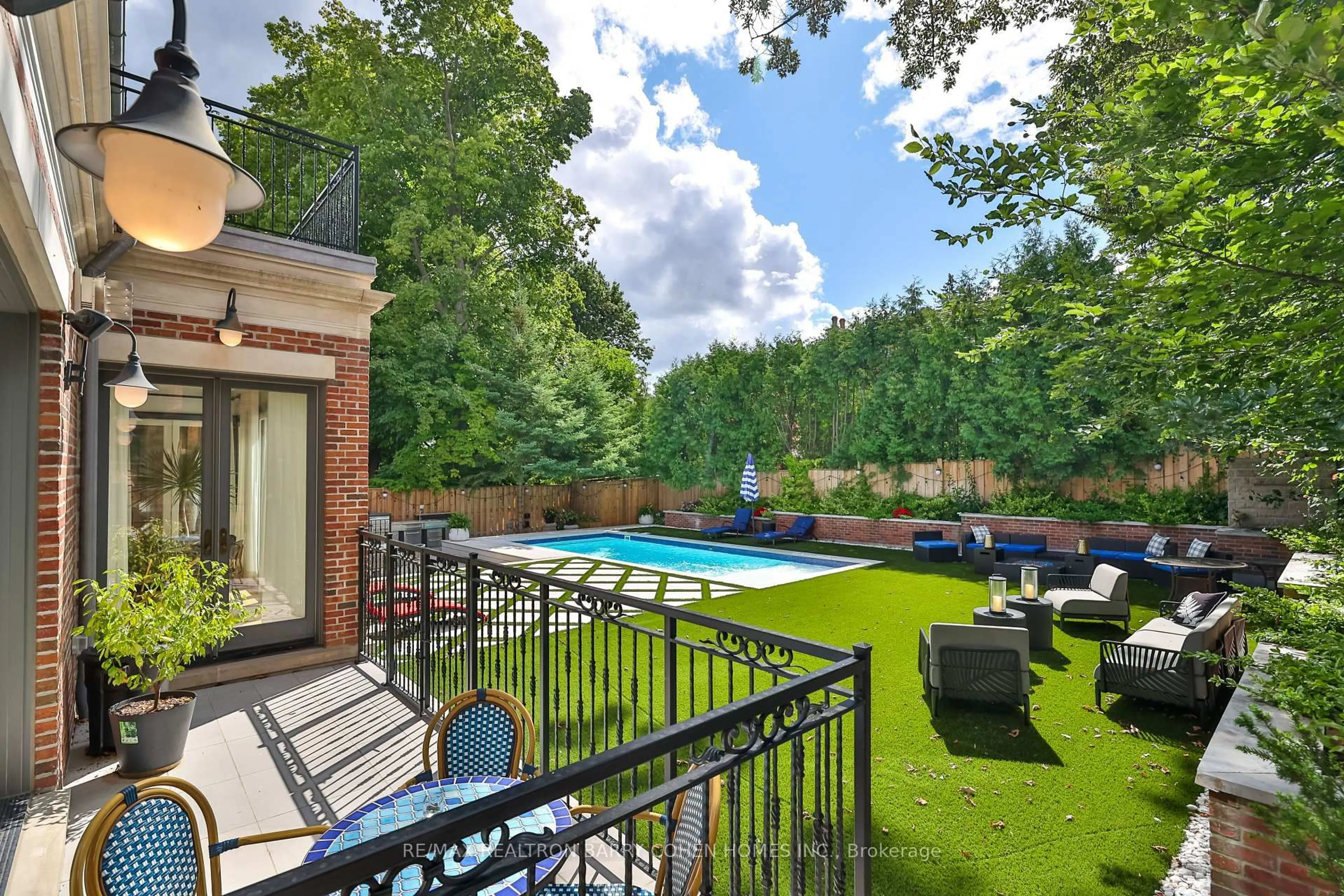 Patio, unknown for 33 Stratheden Rd, Toronto Ontario M4N 1E5