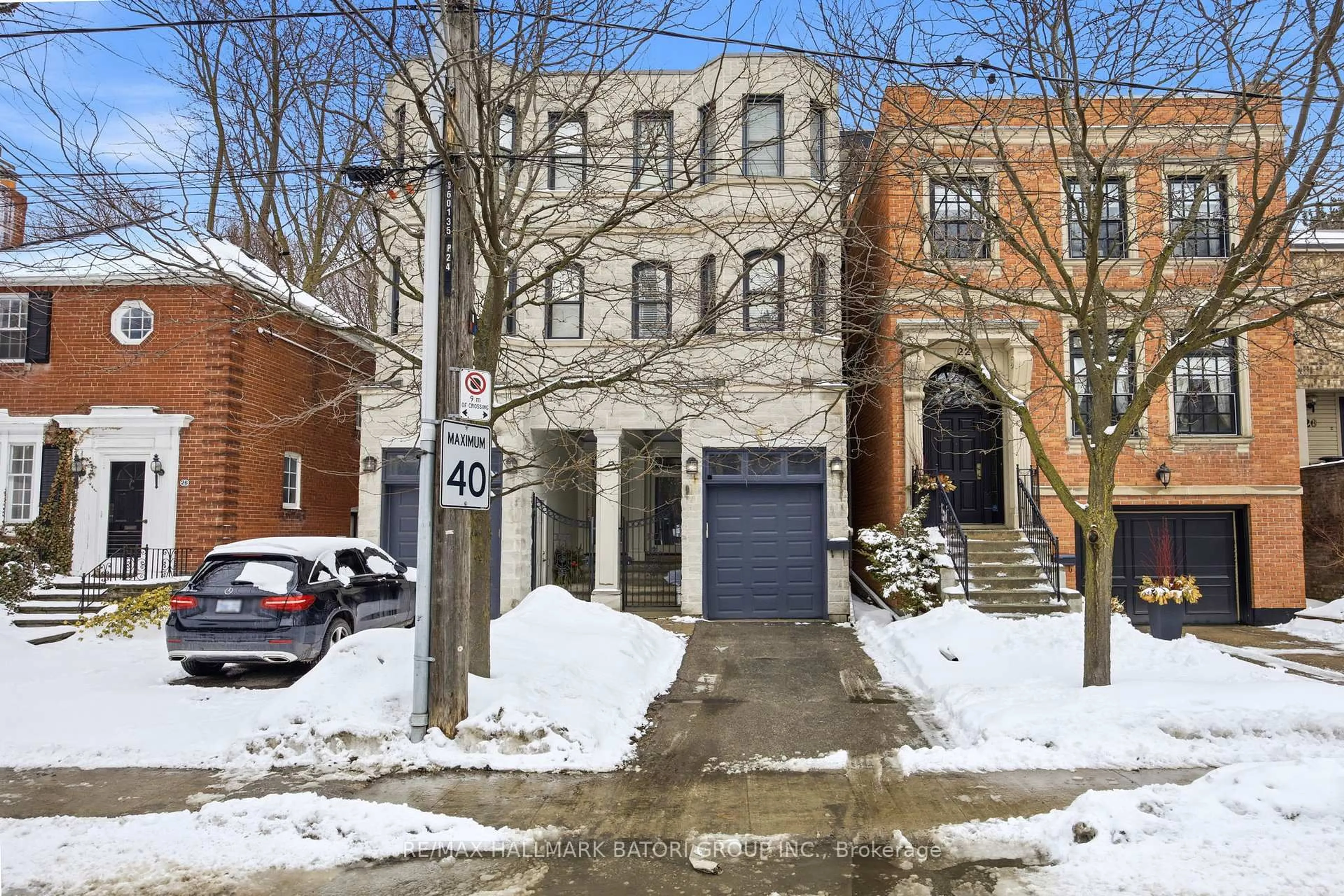 Unknown for 24A Oxton Ave, Toronto Ontario M5P 1L9