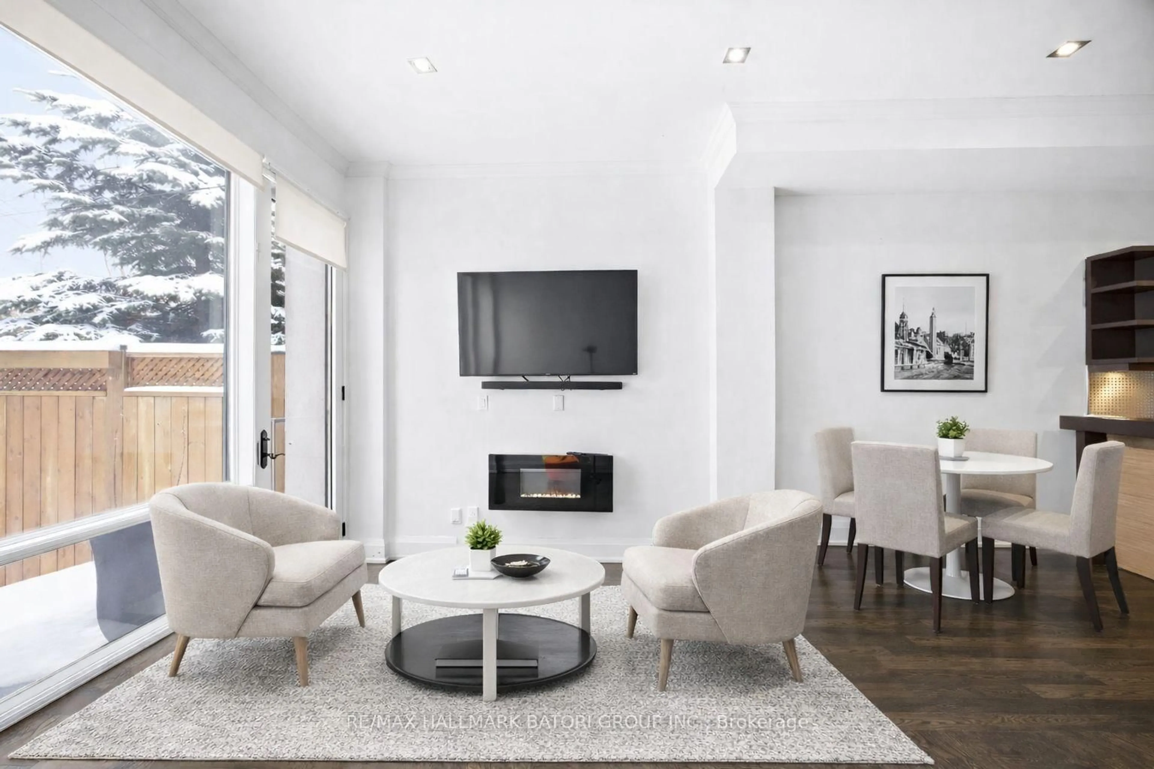 Living room with furniture, unknown for 24A Oxton Ave, Toronto Ontario M5P 1L9