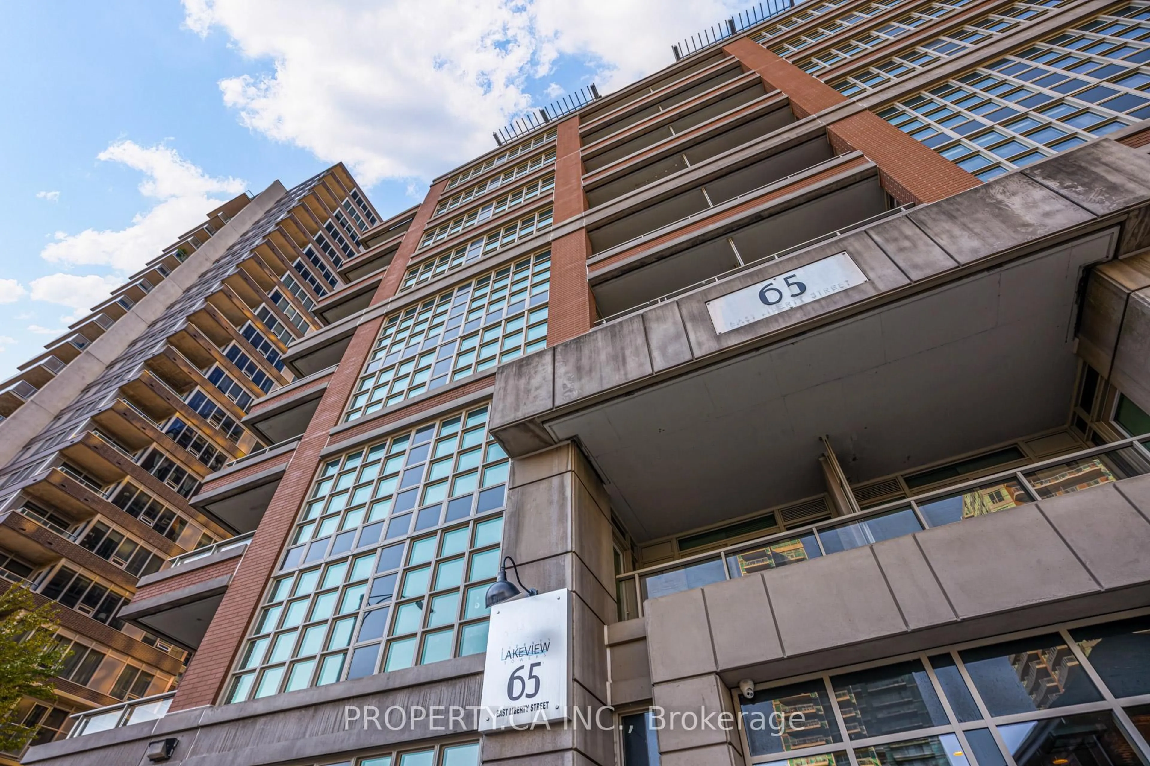Indoor foyer for 65 East Liberty St #1101, Toronto Ontario M6K 3A2