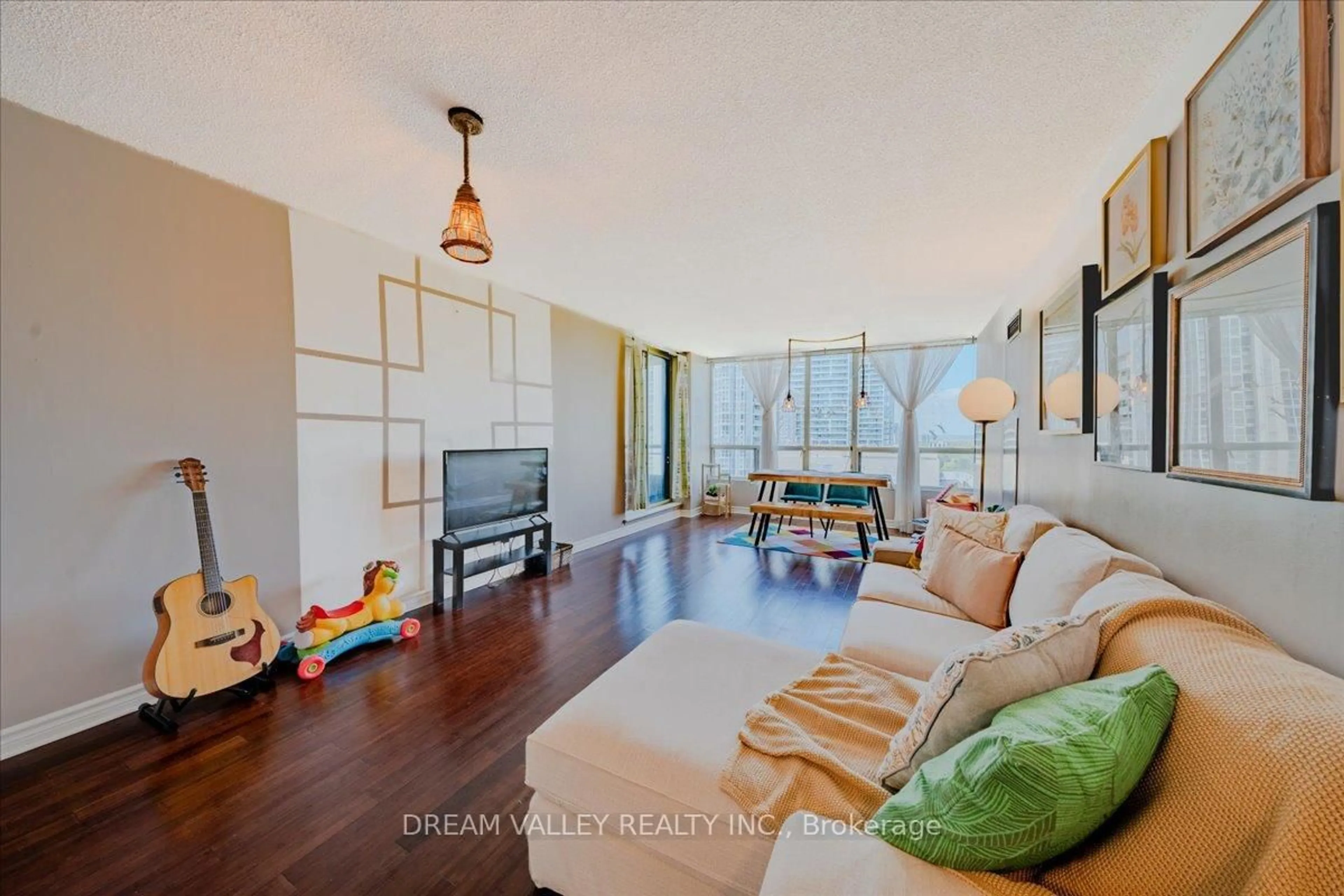 Living room with furniture, wood/laminate floor for 5765 Yonge St St #PH504, Toronto Ontario M2M 4H9