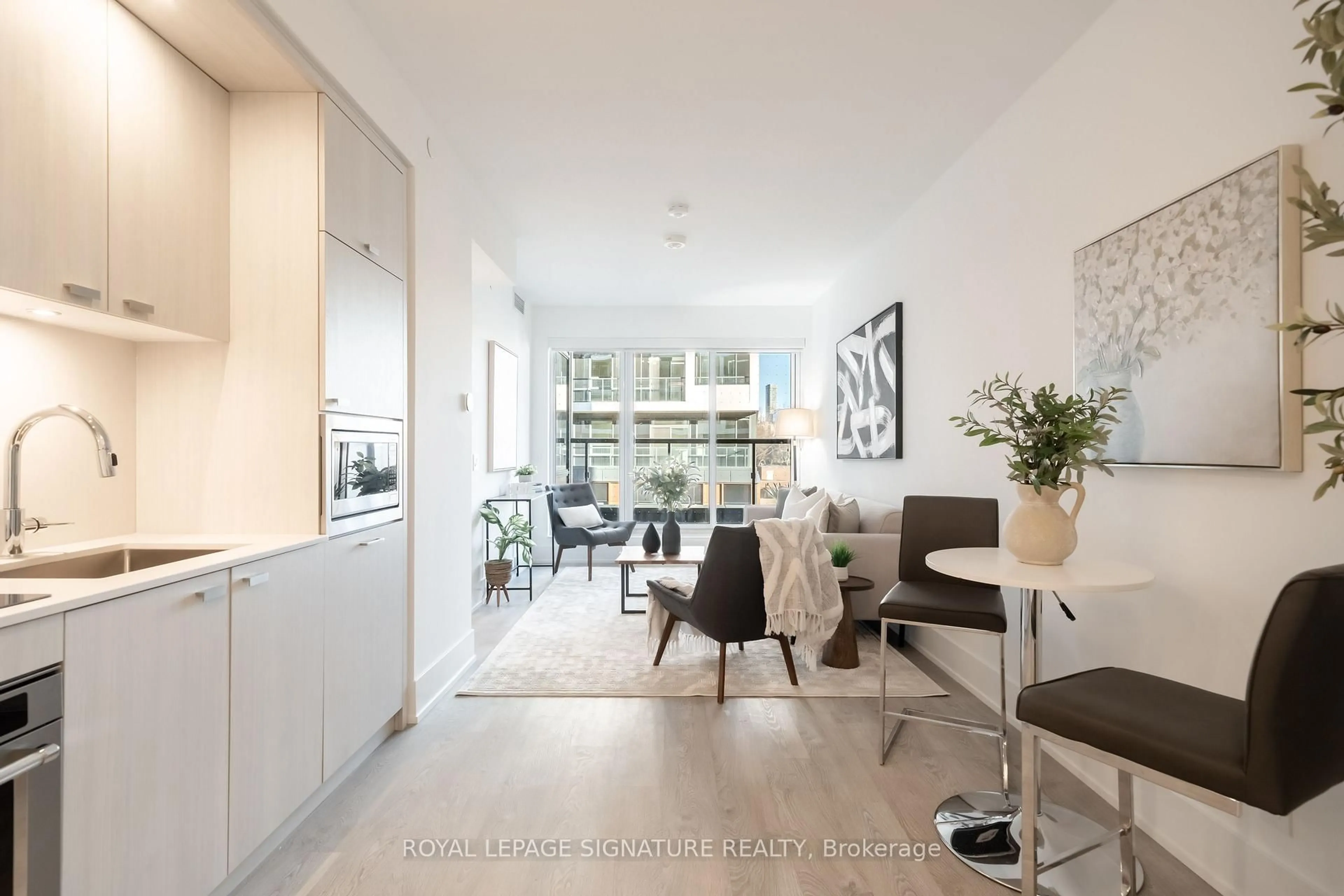 Unknown for 115 Denison Ave #303, Toronto Ontario M5T 2N1