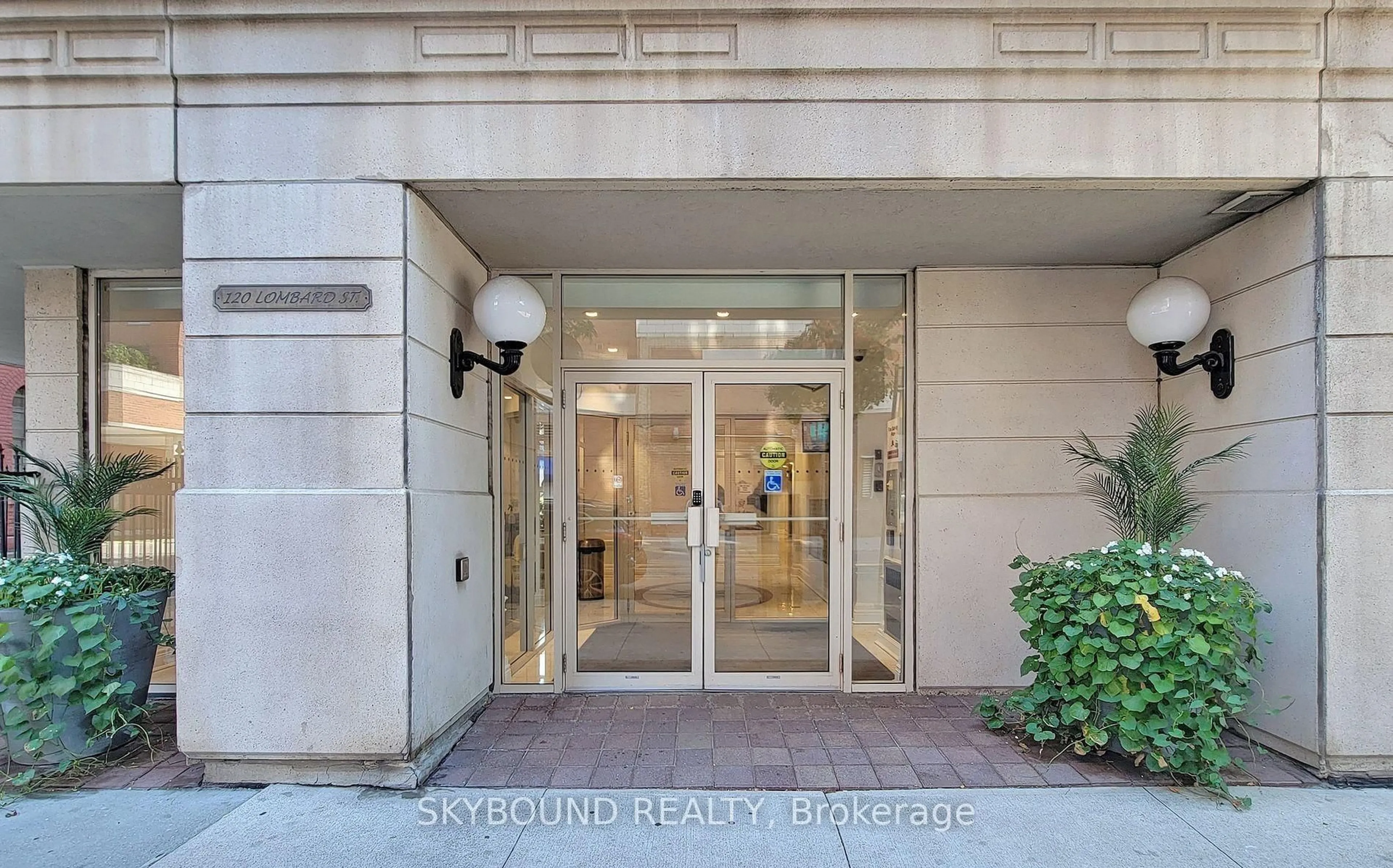 Unknown for 120 Lombard St #703, Toronto Ontario M5C 3H5
