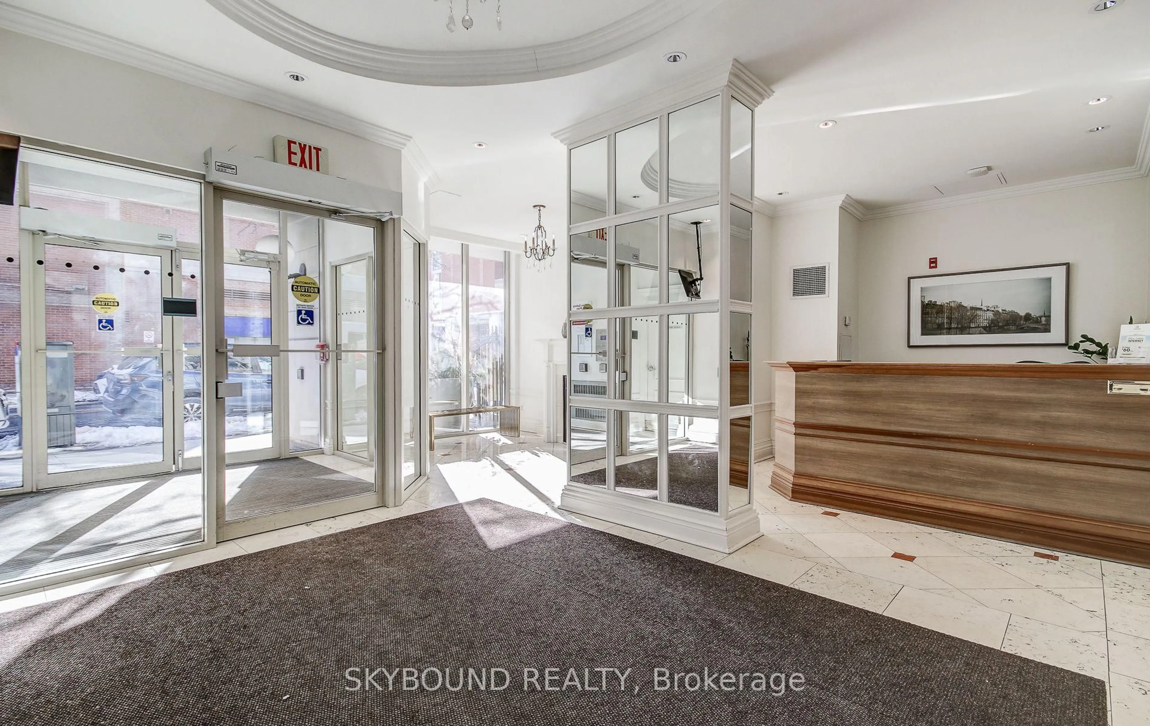 Indoor foyer for 120 Lombard St #703, Toronto Ontario M5C 3H5