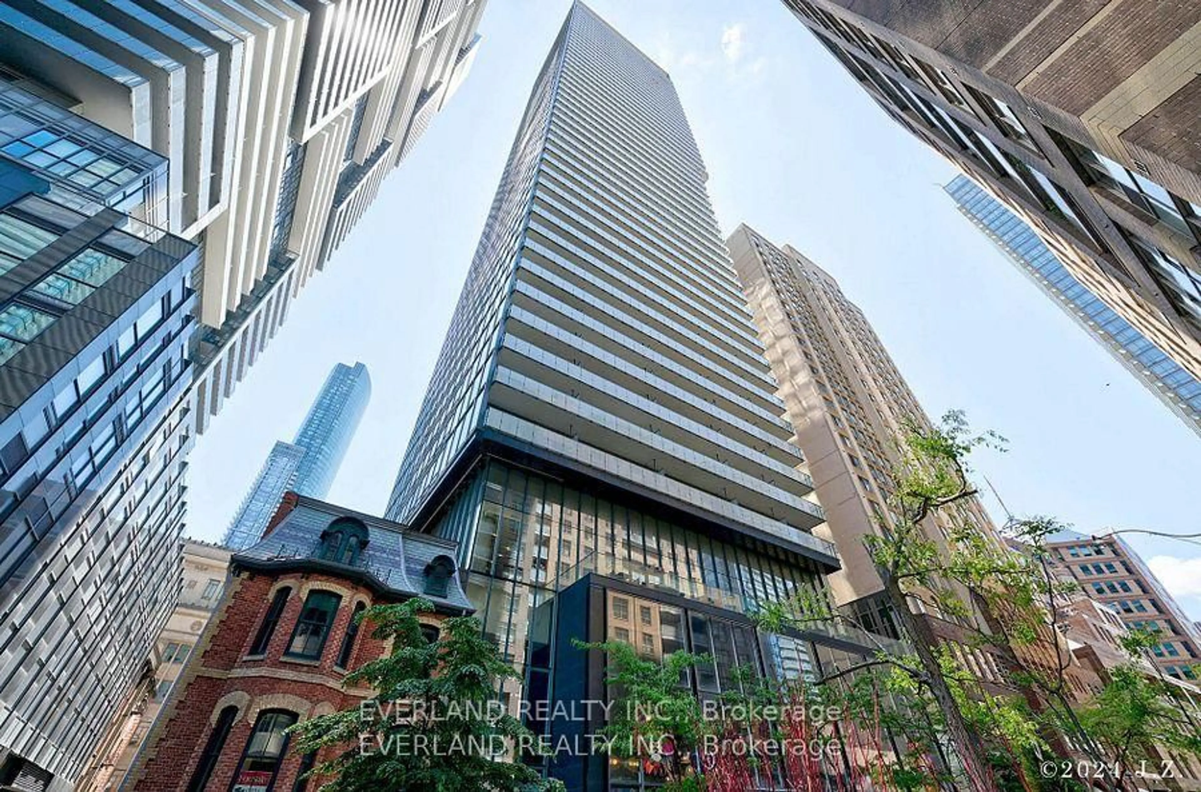 Unknown for 15 Grenville St #1702, Toronto Ontario M4Y 0B9