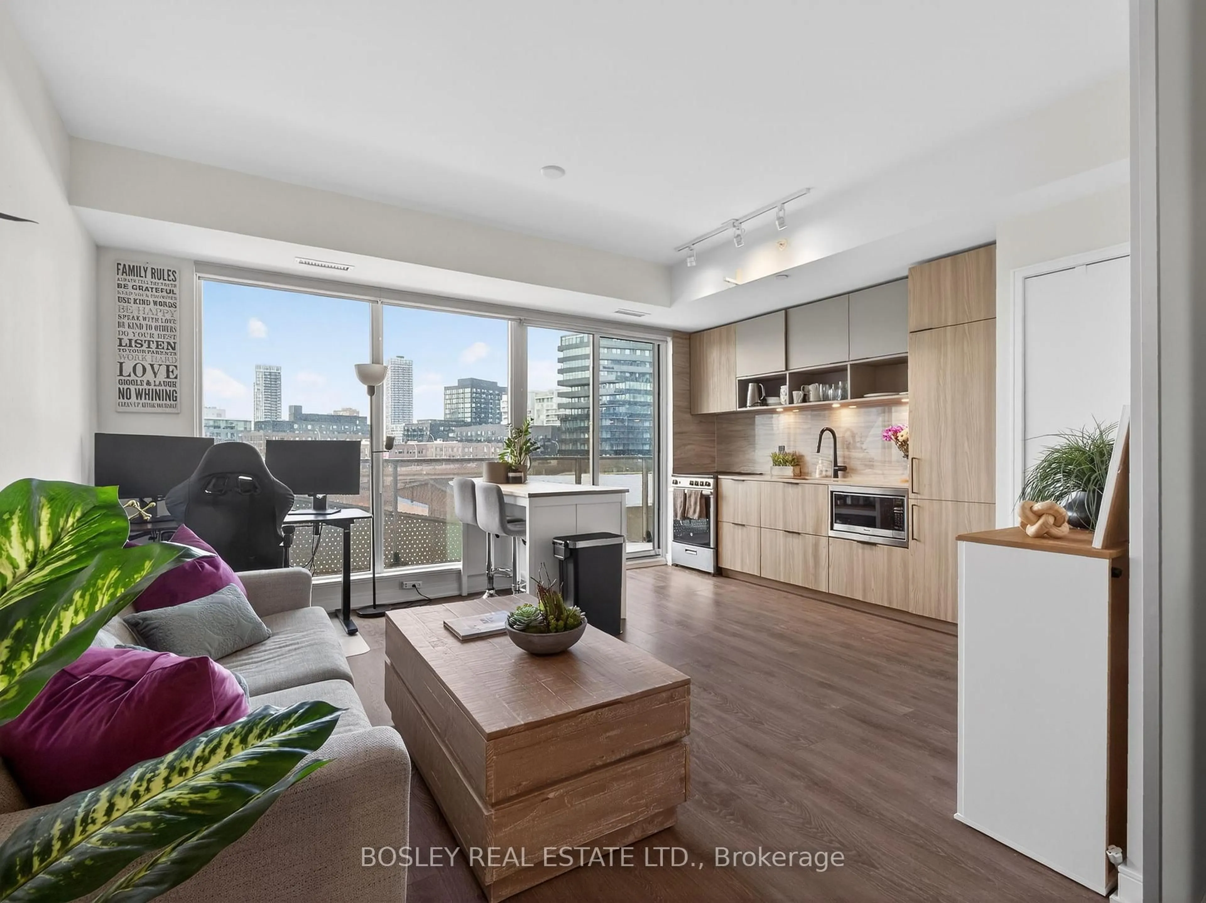 Open concept kitchen, wood/laminate floor for 60 Tannery Rd #516, Toronto Ontario M5A 0S8