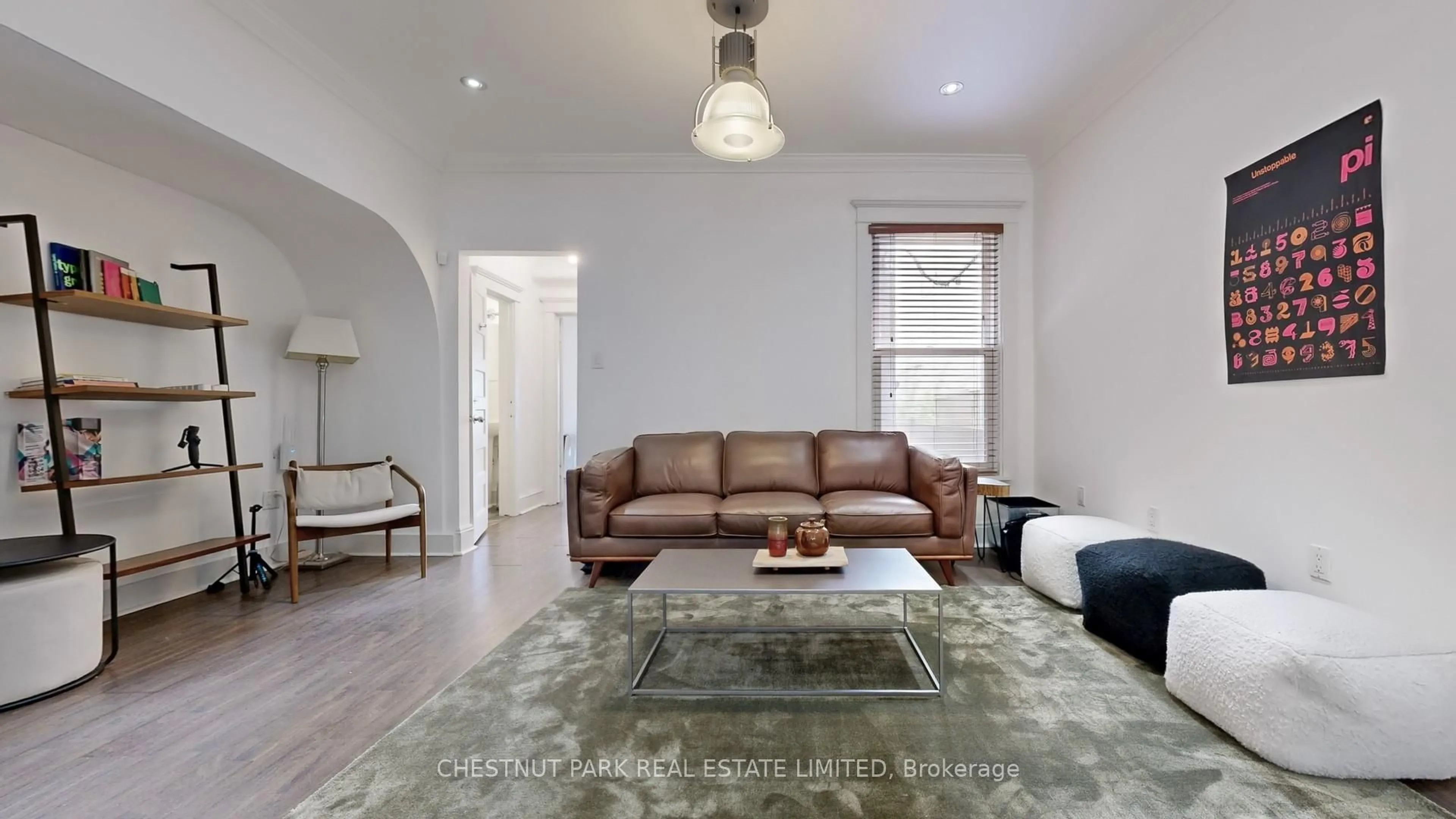 Living room with furniture, unknown for 9 Edgedale Rd, Toronto Ontario M4X 1N5