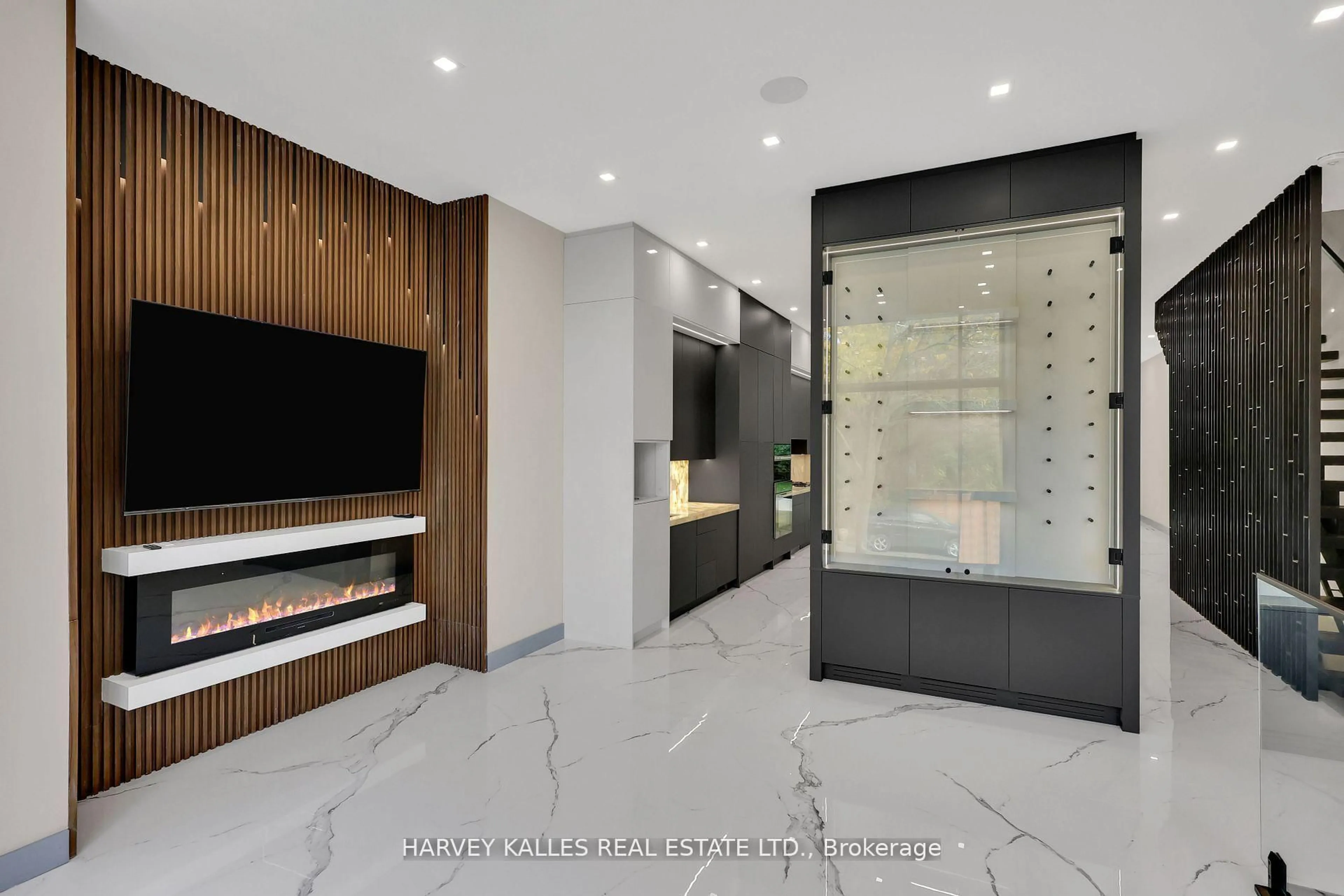 Unknown for 71 Ardmore Rd, Toronto Ontario M5P 1V4