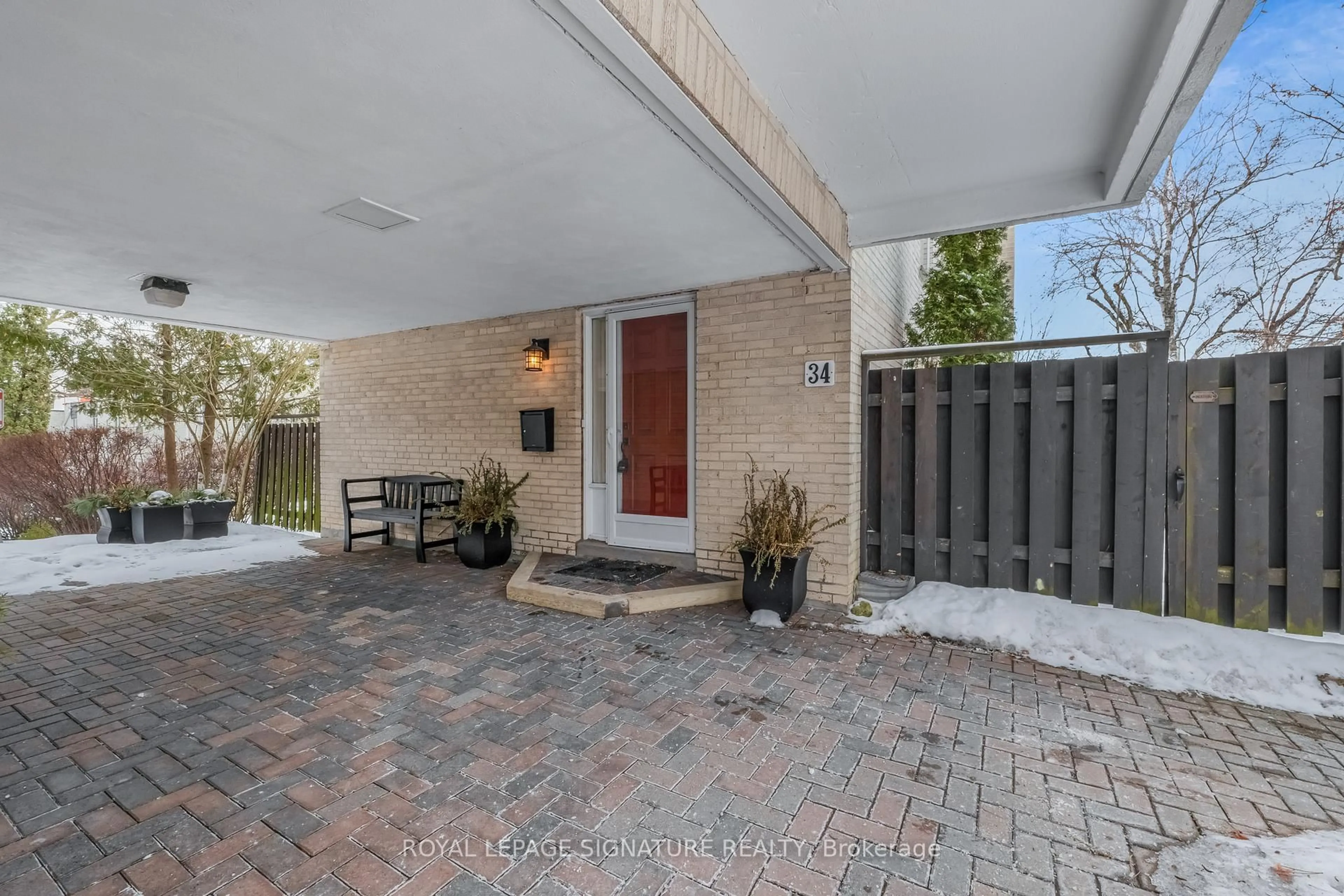 Patio, street for 34 Sugar Millway, Toronto Ontario M2L 1R6