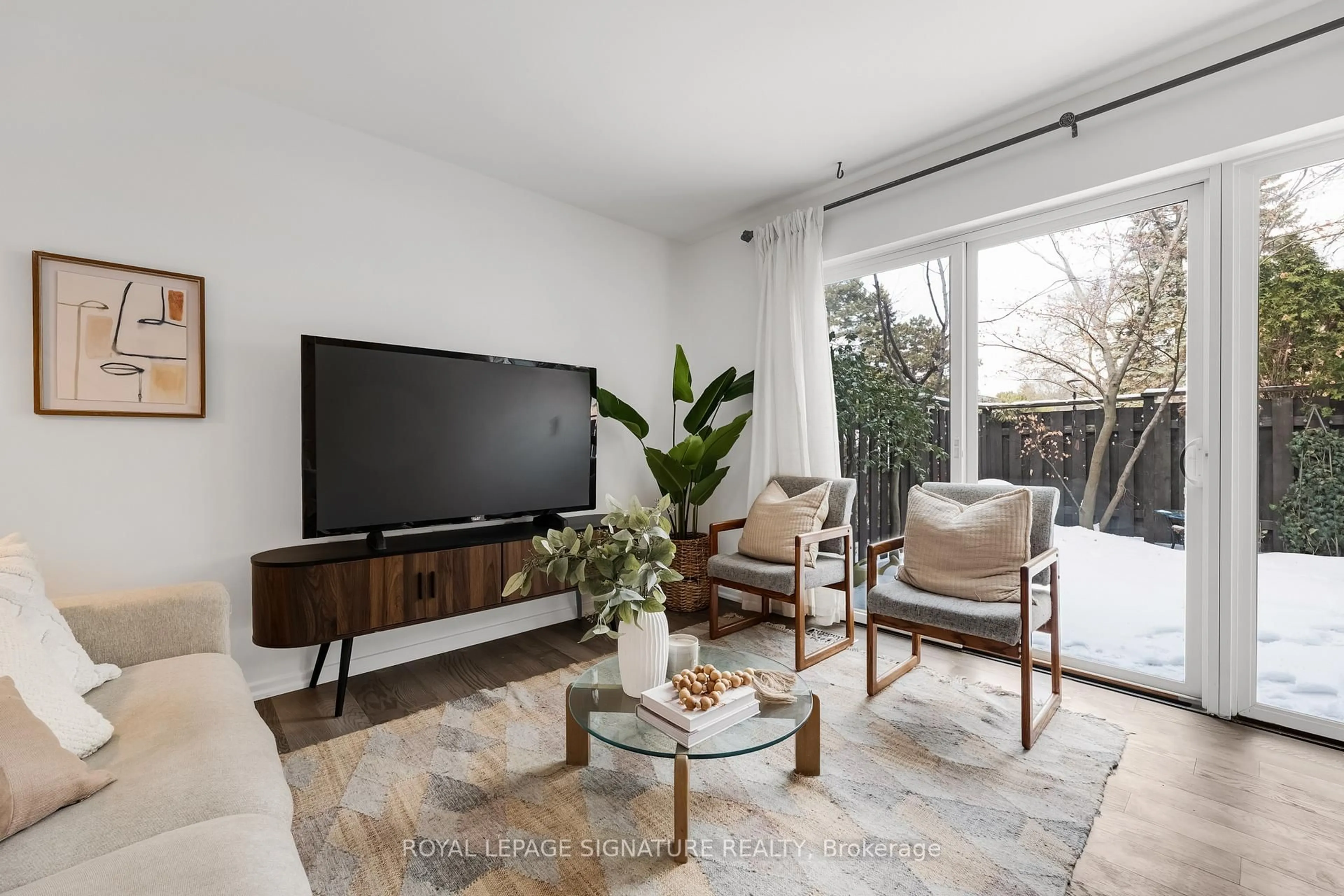 Living room with furniture, unknown for 34 Sugar Millway, Toronto Ontario M2L 1R6