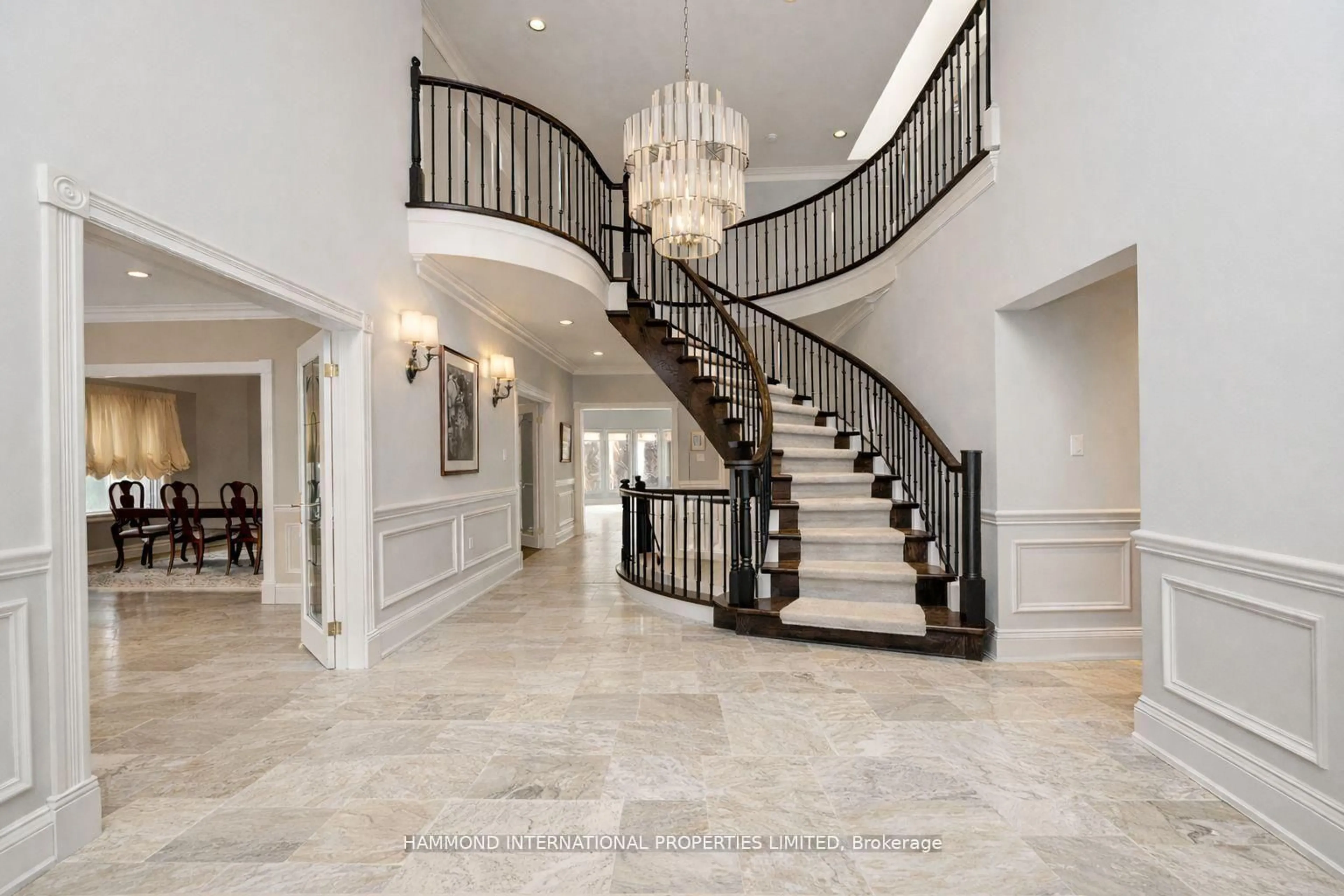 Indoor foyer for 78 Gerald St, Toronto Ontario M2L 2M8