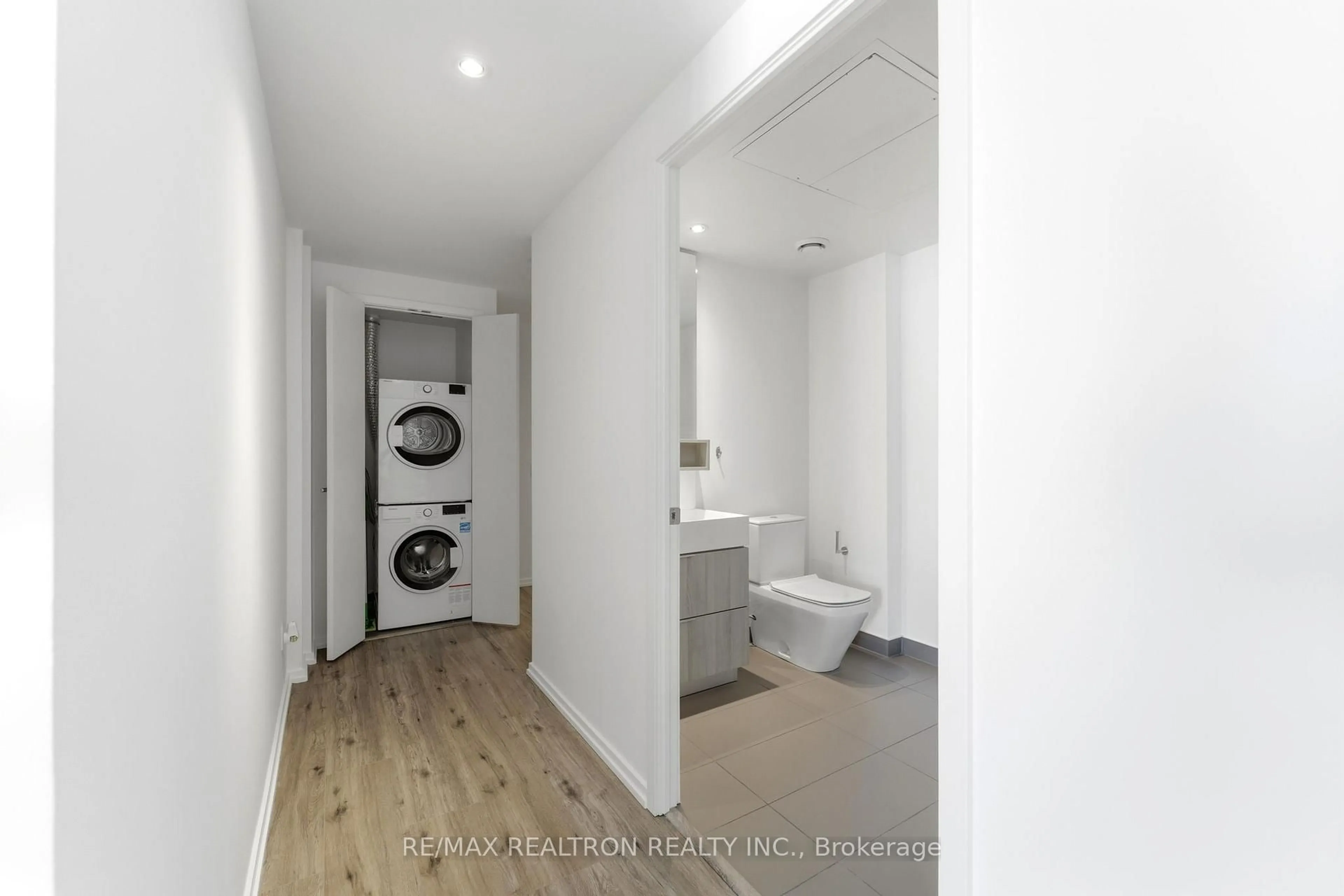 Unknown for 5 Soudan Ave #1907, Toronto Ontario M4S 1V5