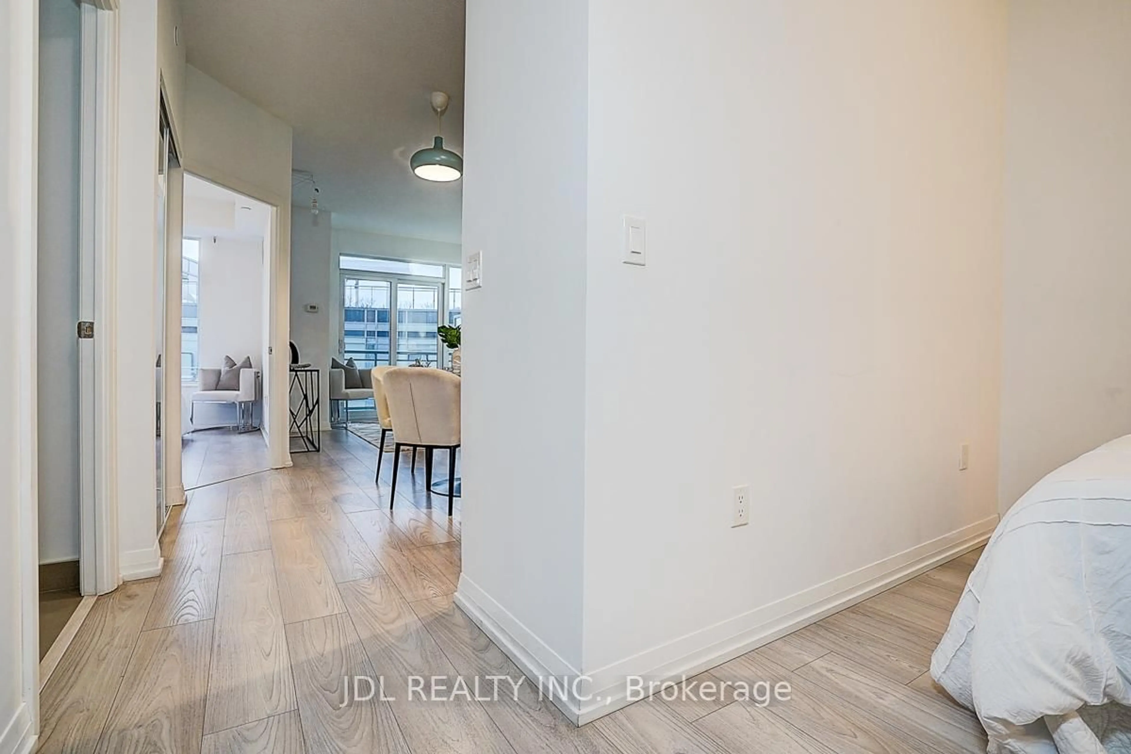 Indoor entryway for 50 Ann O'reilly Rd #512, Toronto Ontario M2J 0C9