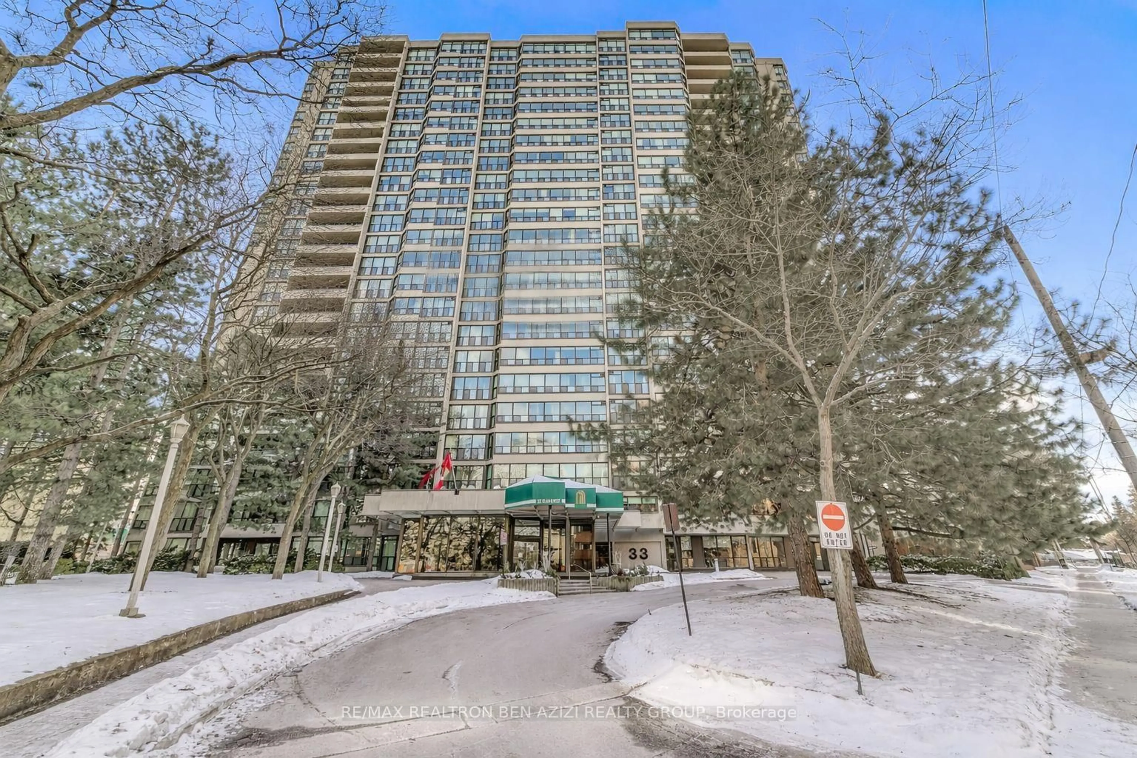 Indoor foyer for 33 Elmhurst Ave #1904, Toronto Ontario M2N 6G8