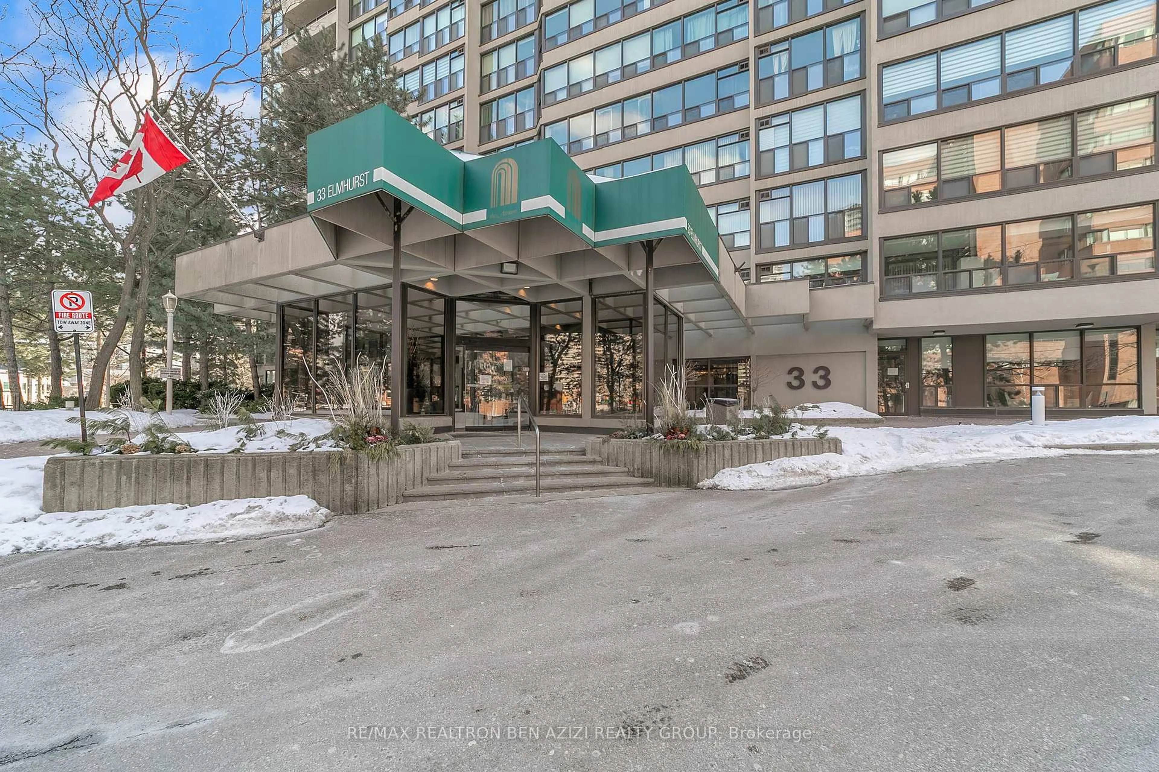 Indoor foyer for 33 Elmhurst Ave #1904, Toronto Ontario M2N 6G8