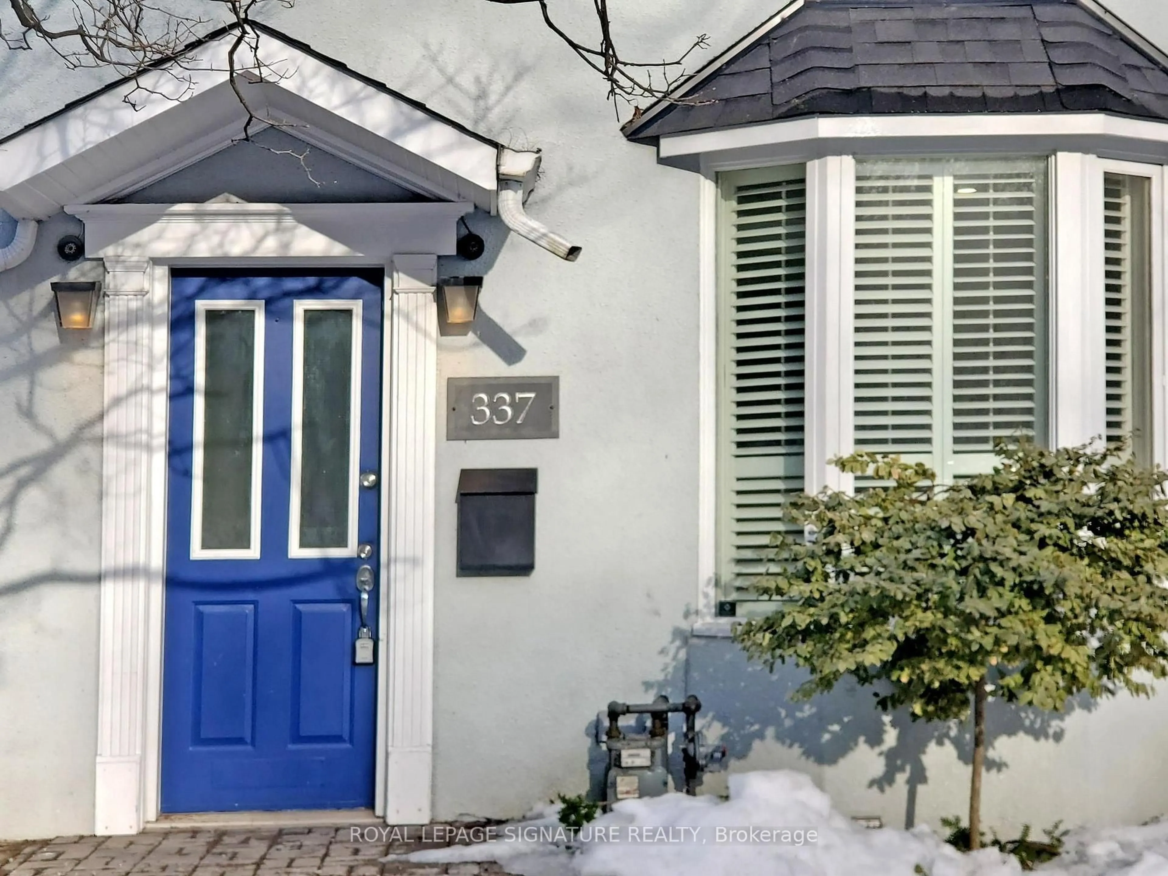 Indoor entryway for 337 Glen Rd, Toronto Ontario M4W 2X4