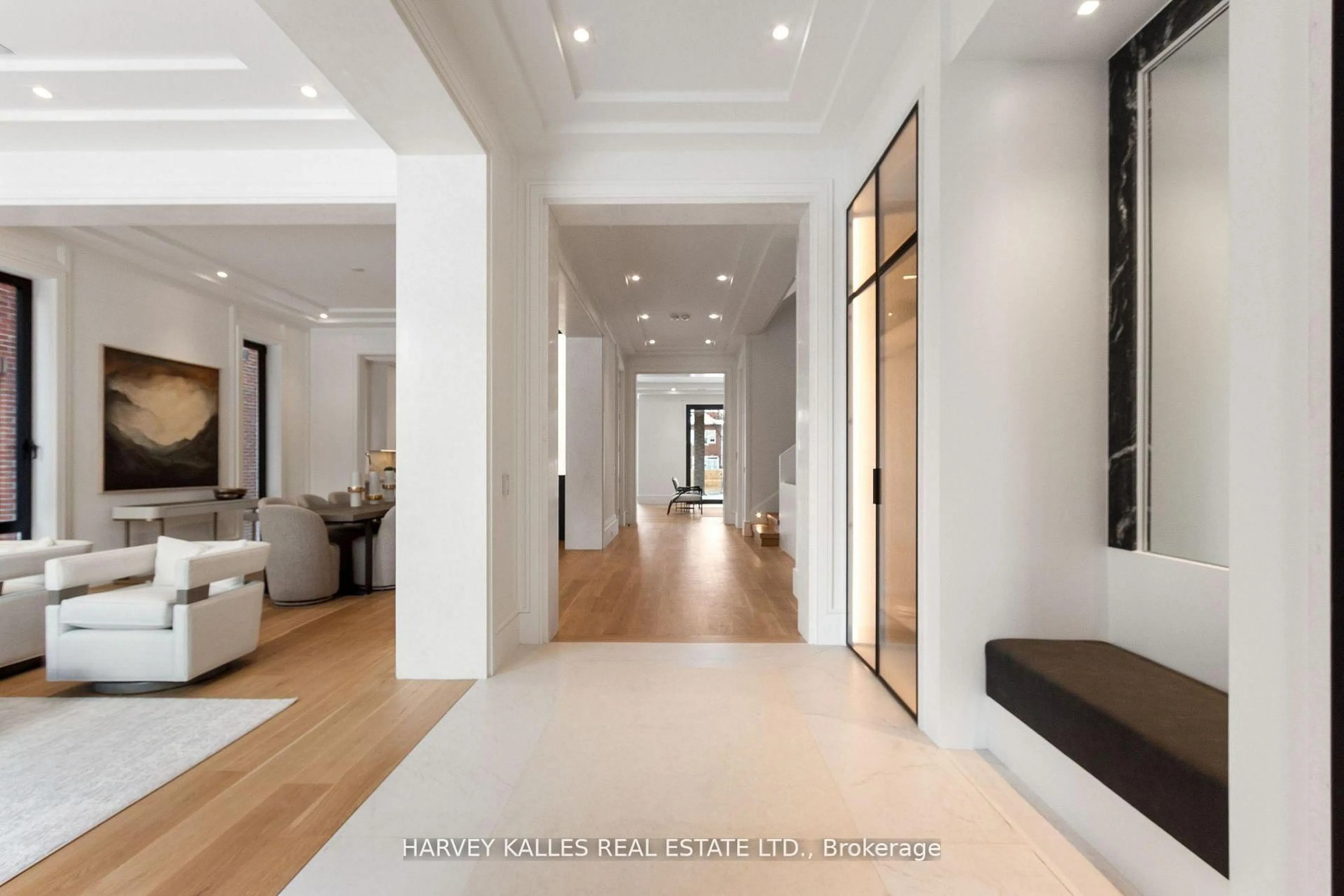 Indoor entryway for 370 Glengrove Ave, Toronto Ontario M5N 1W5