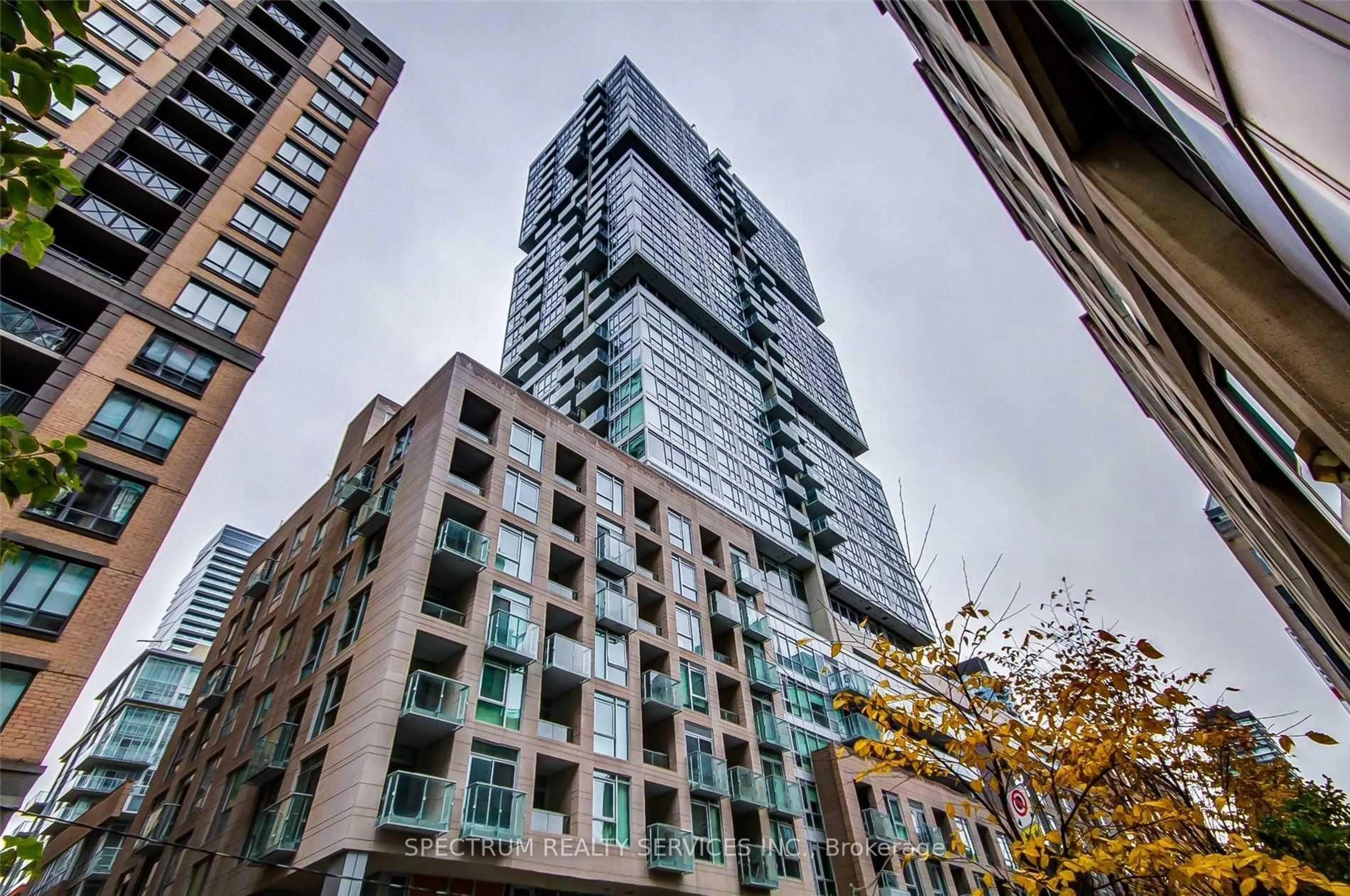 A pic from outside/outdoor area/front of a property/back of a property/a pic from drone, unknown for 199 Richmond St #417, Toronto Ontario M5V 0H4