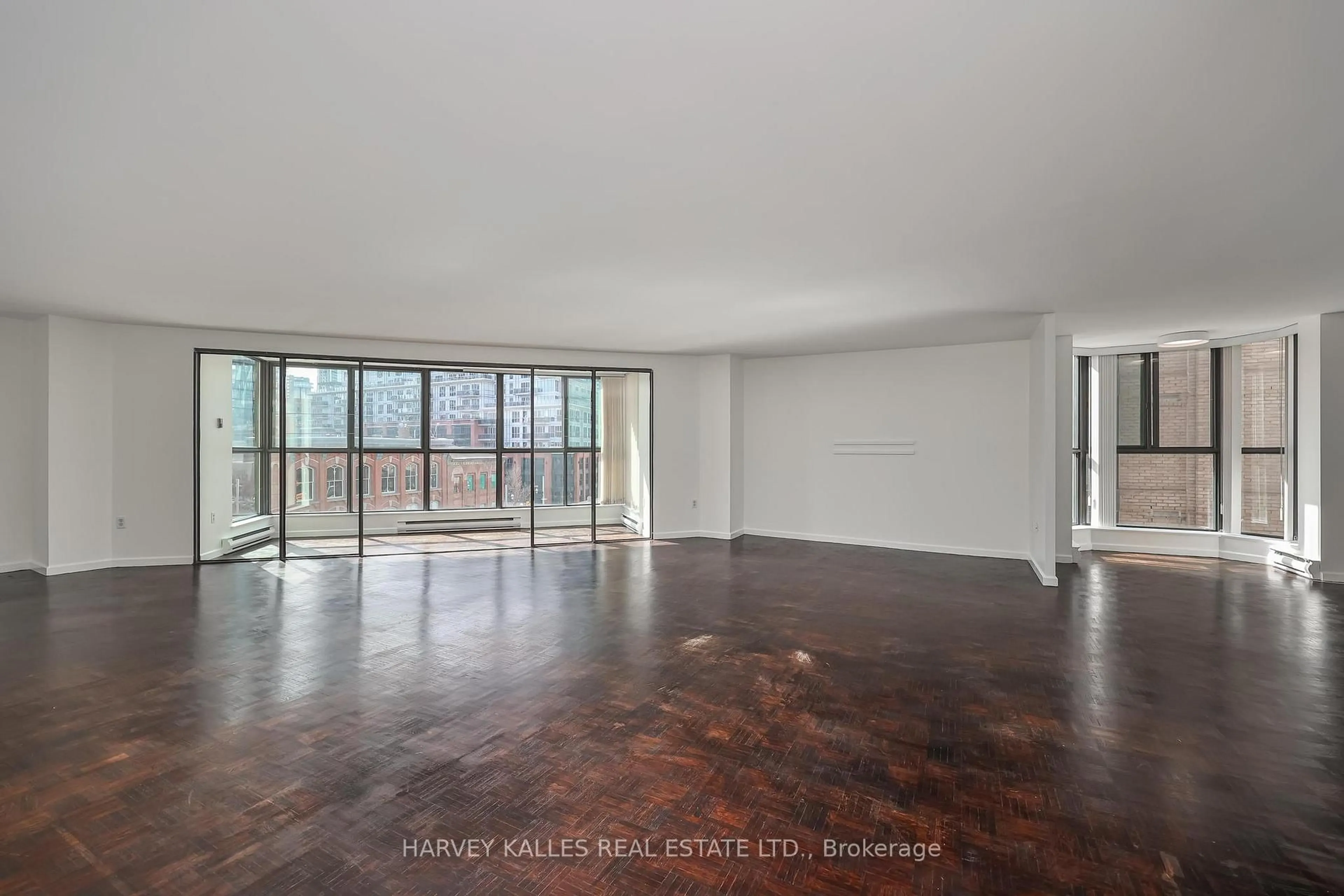 A pic of a room for 80 Front St #501, Toronto Ontario M5E 1T4