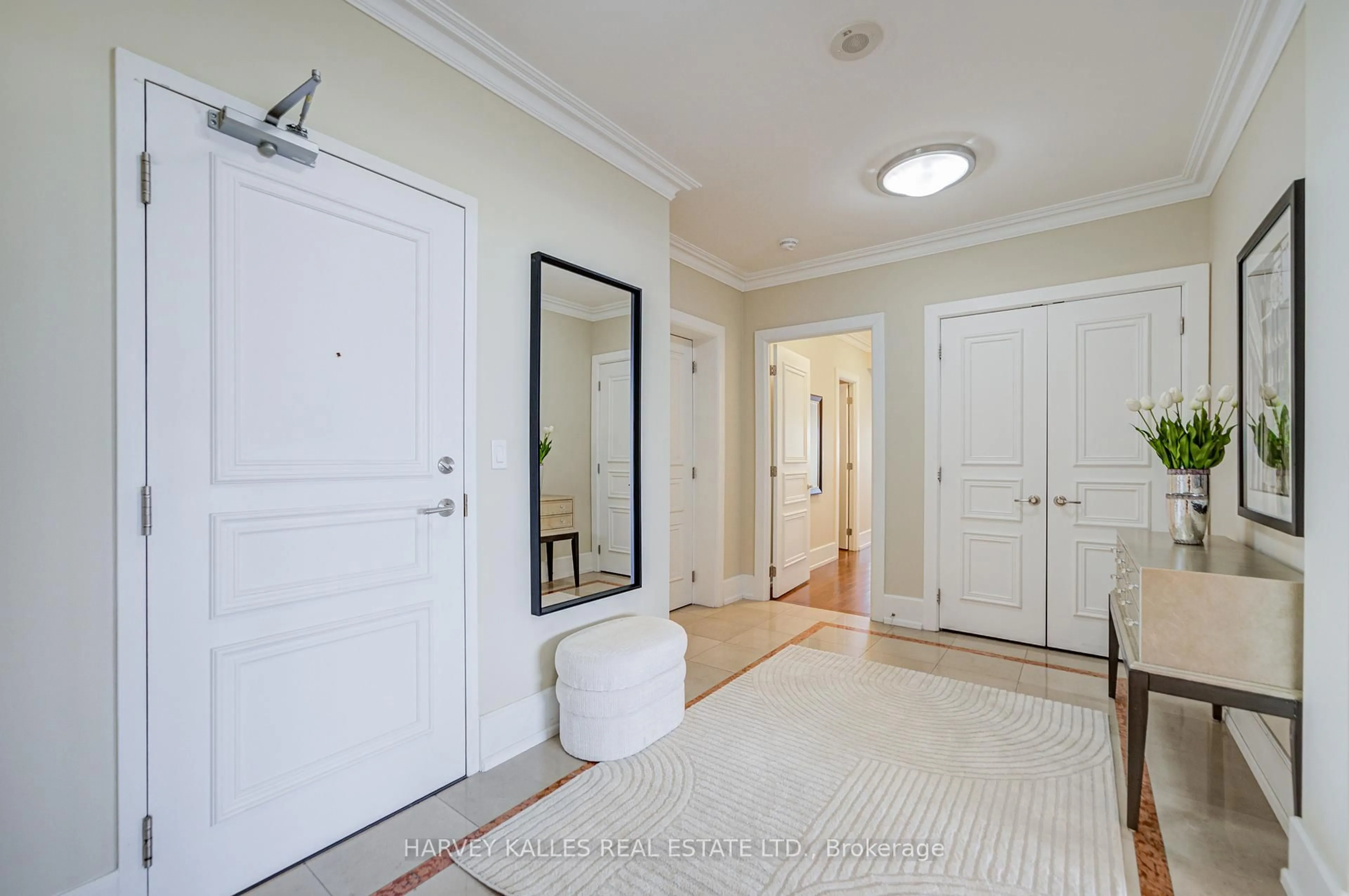 Indoor entryway for 660 Sheppard Ave #1602B, Toronto Ontario M2K 3E5