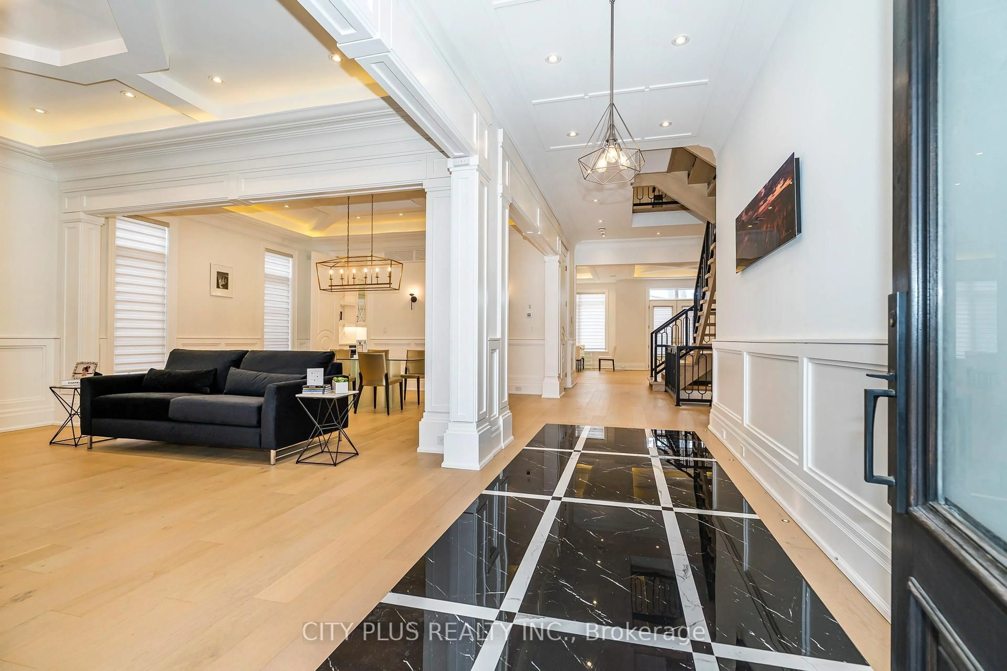 Indoor foyer for 169 Old Forest Hill Rd, Toronto Ontario M6C 2G7