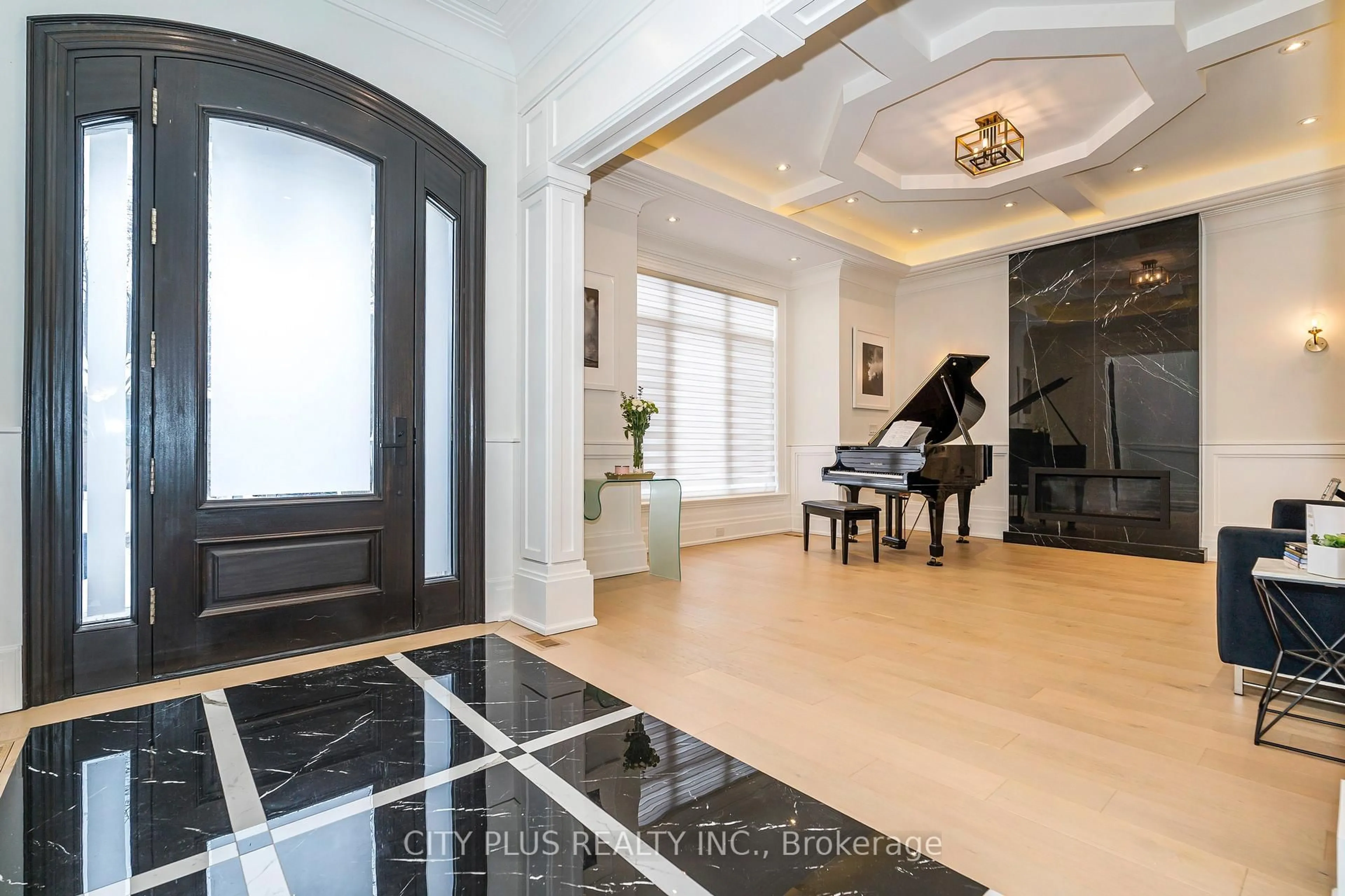 Indoor entryway for 169 Old Forest Hill Rd, Toronto Ontario M6C 2G7