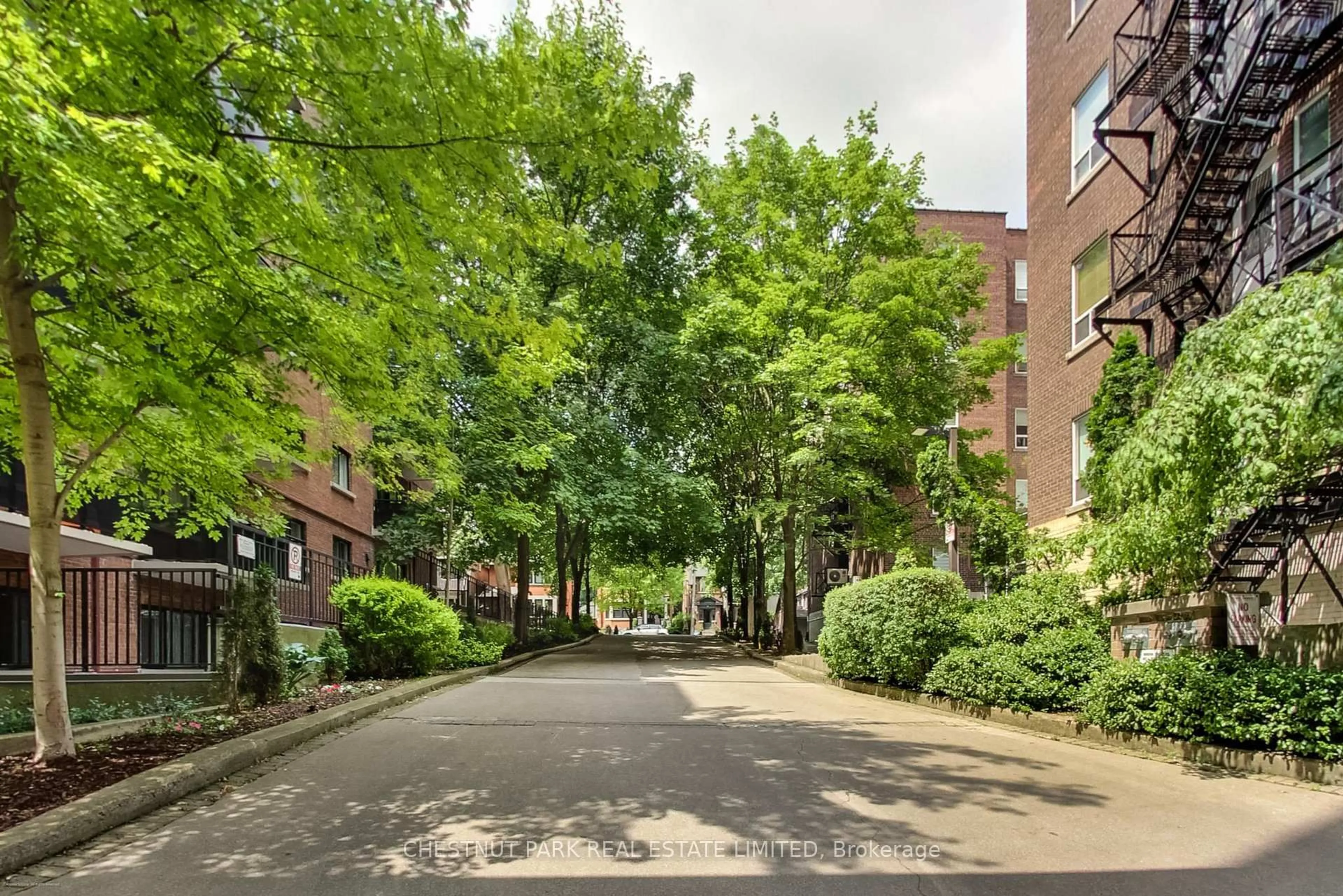 Patio, street for 97 Lawton Blvd #201, Toronto Ontario M4V 1Z6