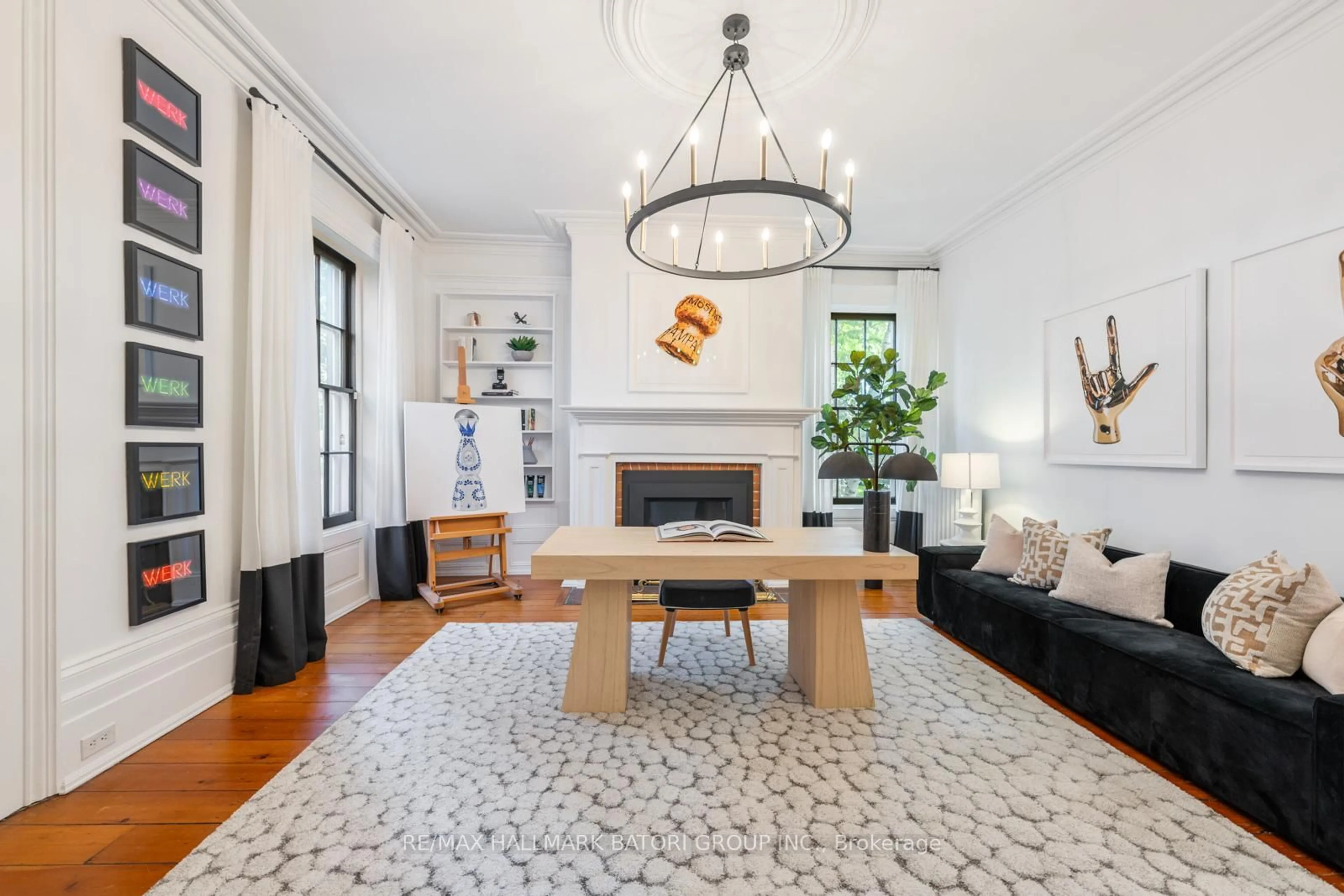 Living room with furniture, unknown for 171 Old Forest Hill Rd, Toronto Ontario M6C 2G7