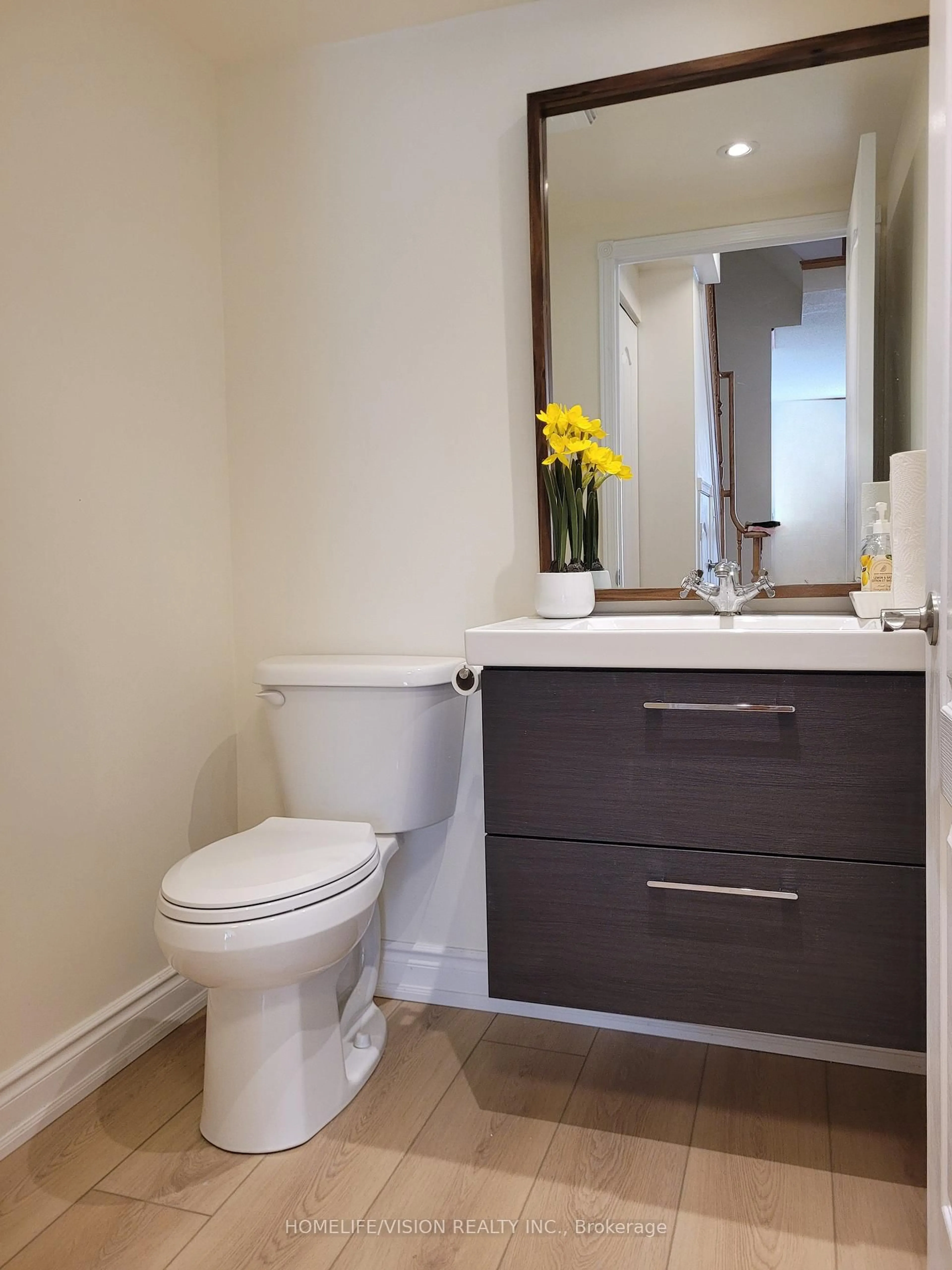 Contemporary bathroom, unknown for 28 Sommerset Way #1229, Toronto Ontario M2N 6W7