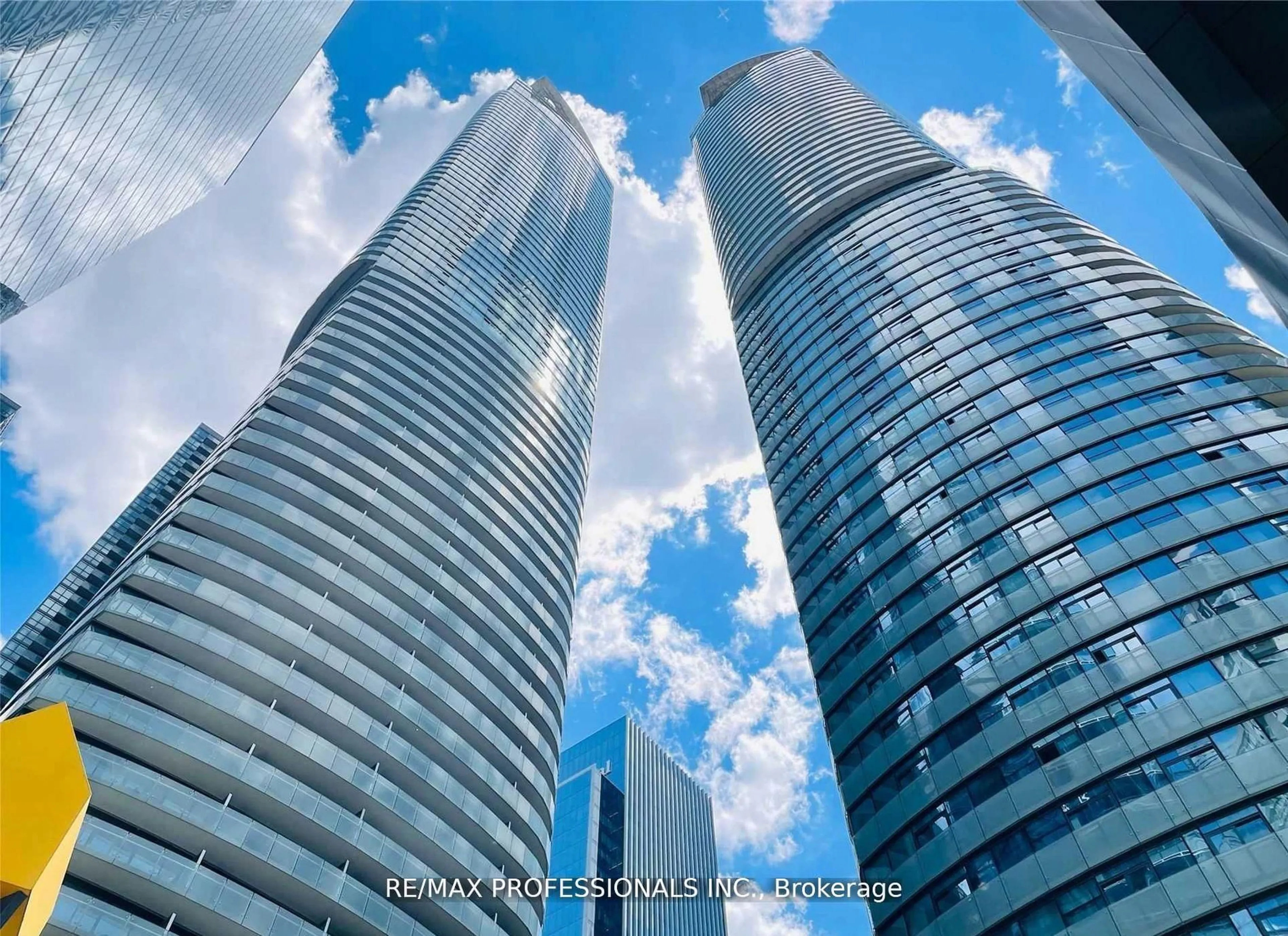 Indoor foyer for 12 York St #2503, Toronto Ontario M5J 0A9