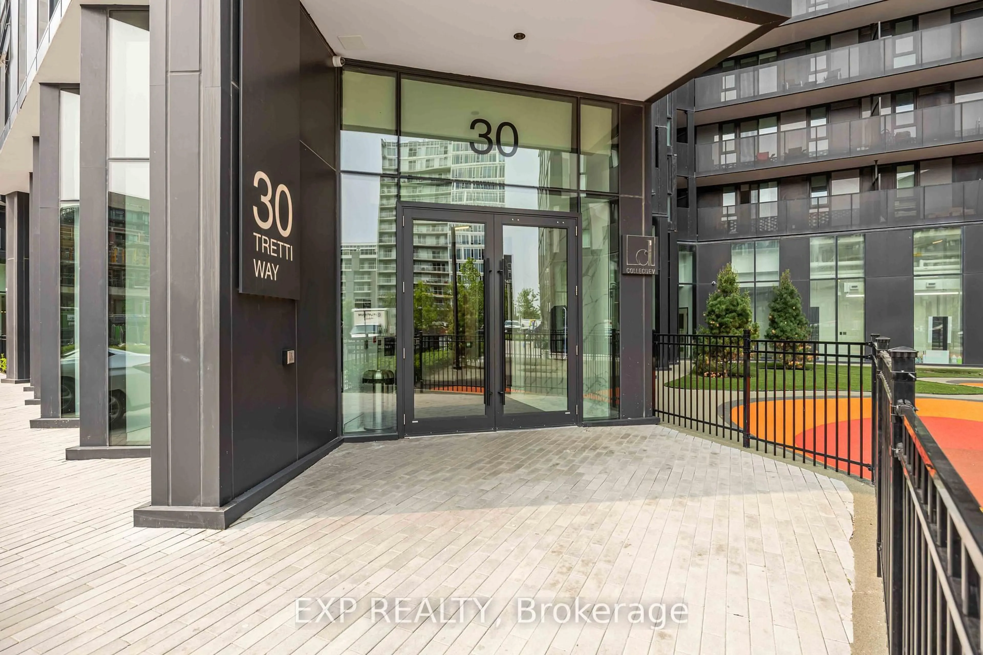 Indoor foyer for 30 Tretti Way #219, Toronto Ontario M3H 0E3