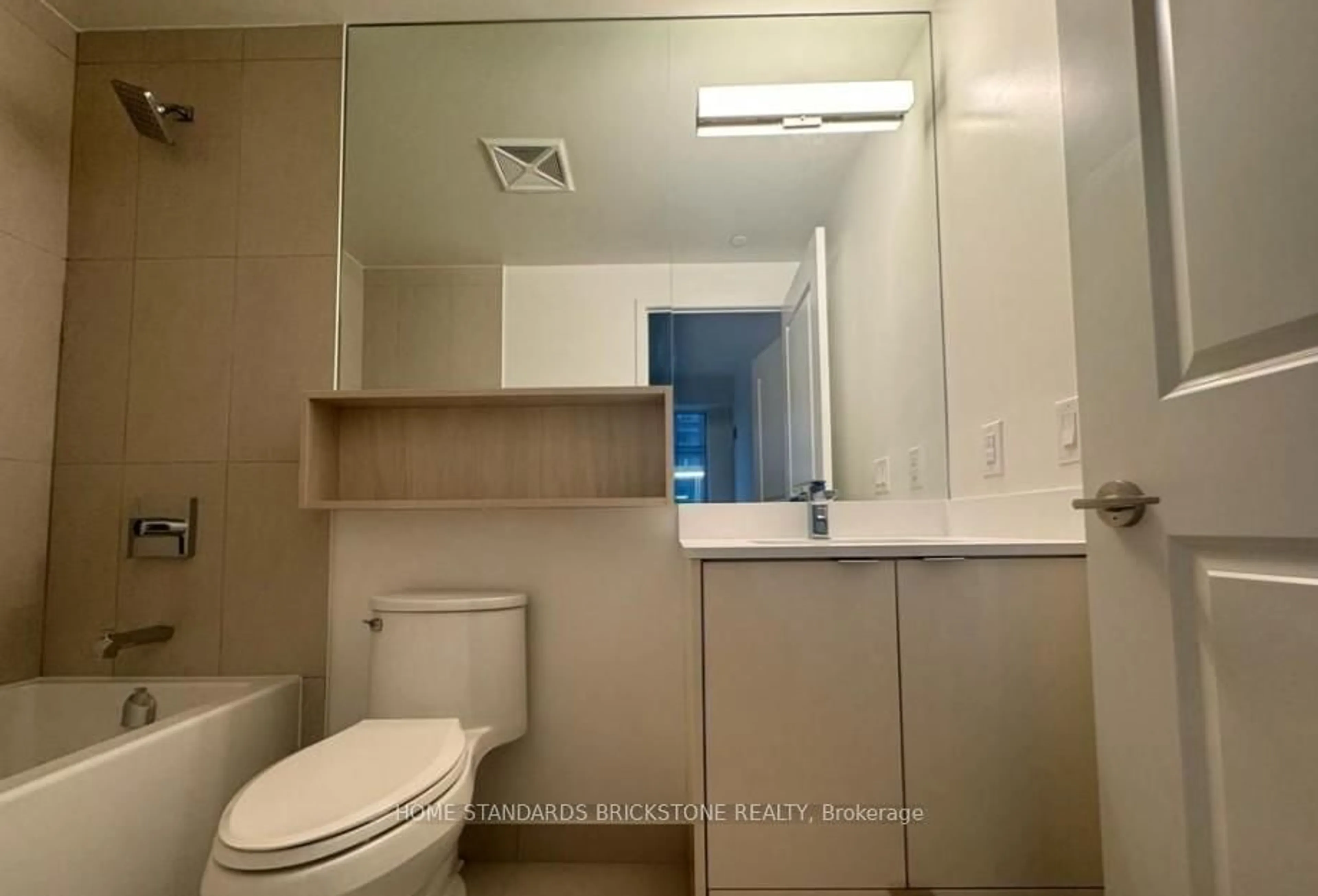 Standard bathroom, ceramic/tile floor for 100 Dalhousie St #1408, Toronto Ontario M5B 0C7