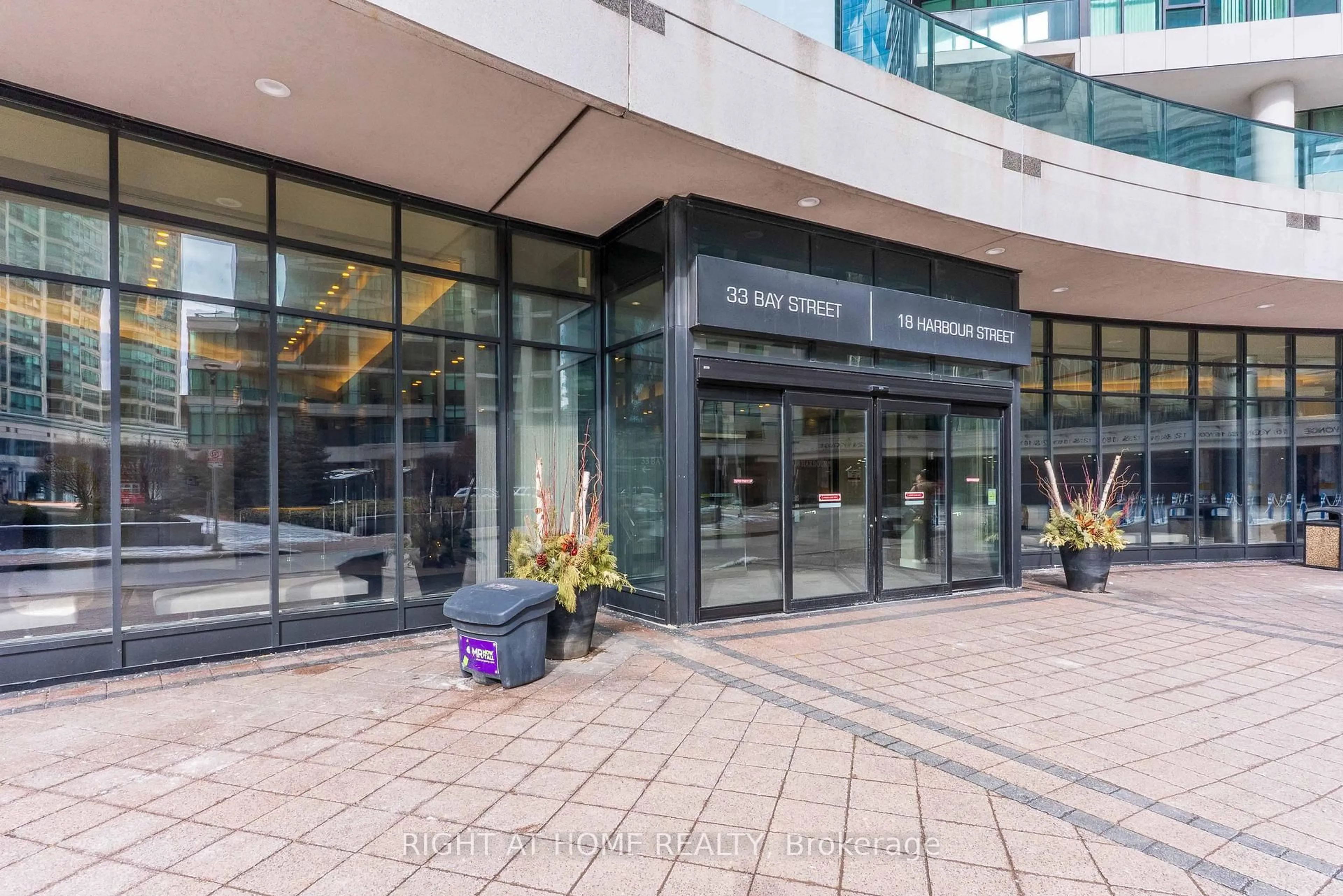 Indoor foyer for 33 Bay St #603, Toronto Ontario M5J 2Z3