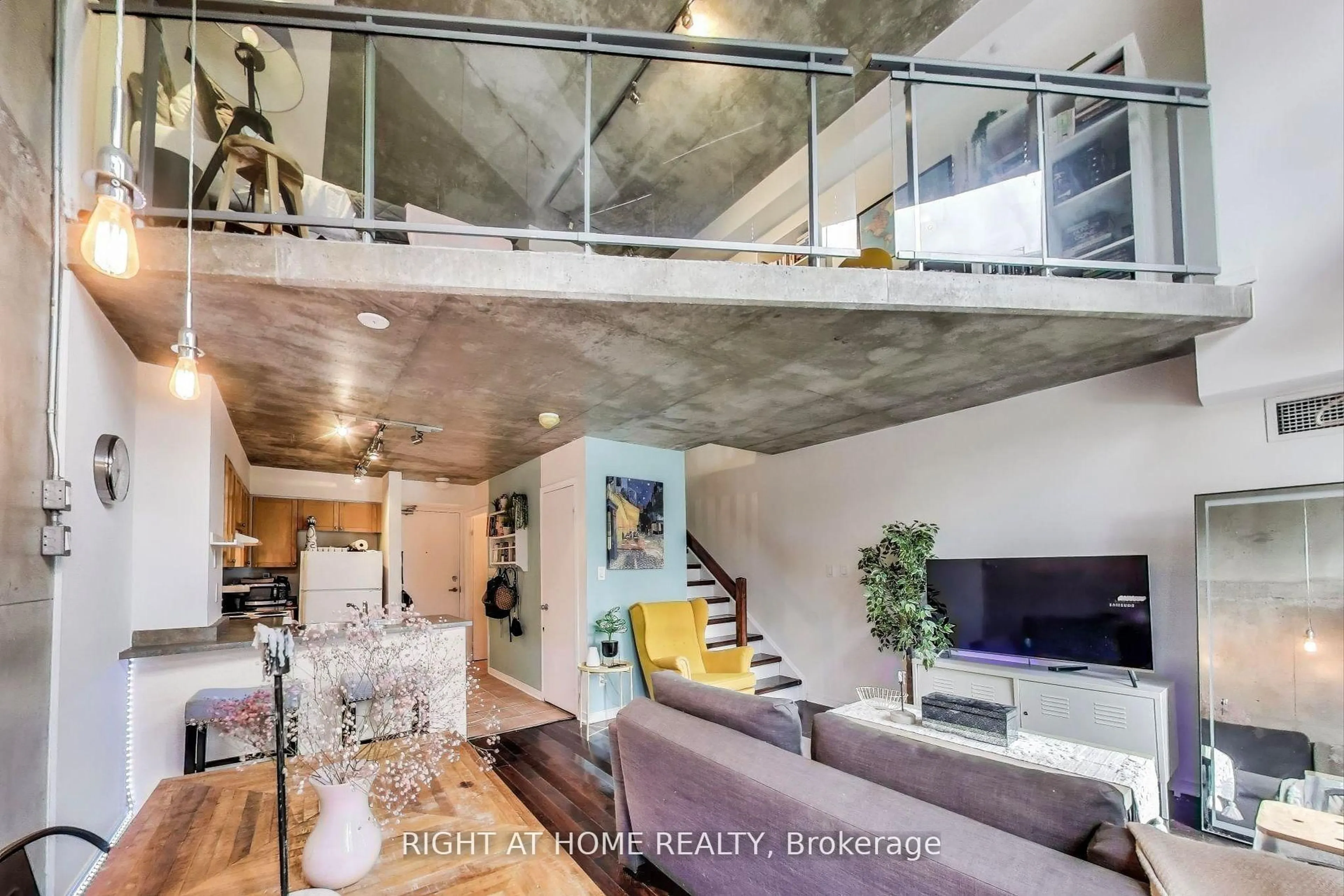 Unknown for 1029 King St #246, Toronto Ontario M6K 3M9