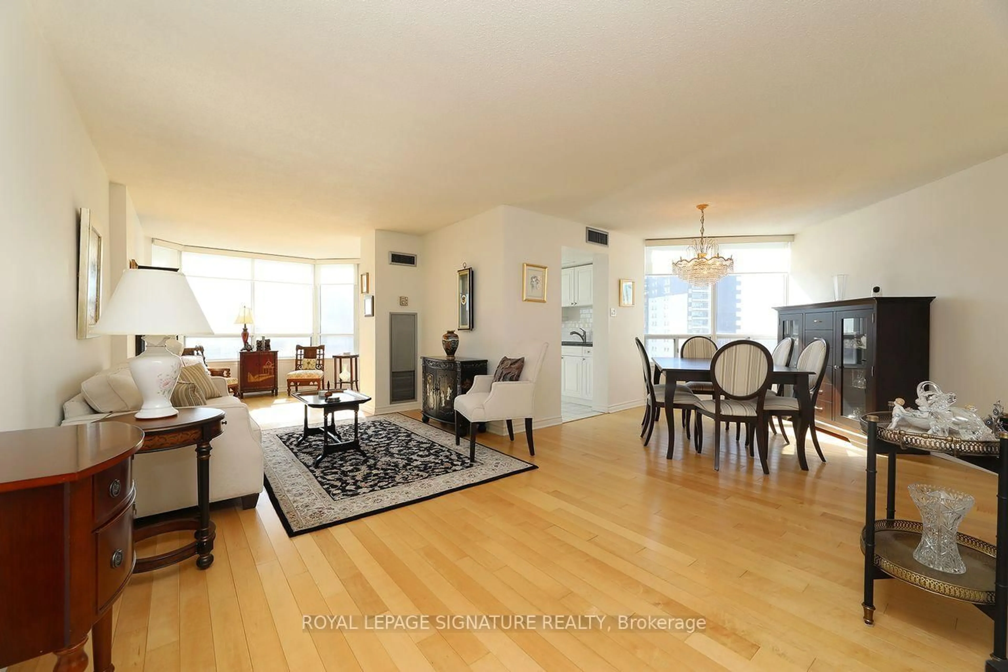 Living room with furniture, wood/laminate floor for 1101 Steeles Ave #1110, Toronto Ontario M2R 3W5