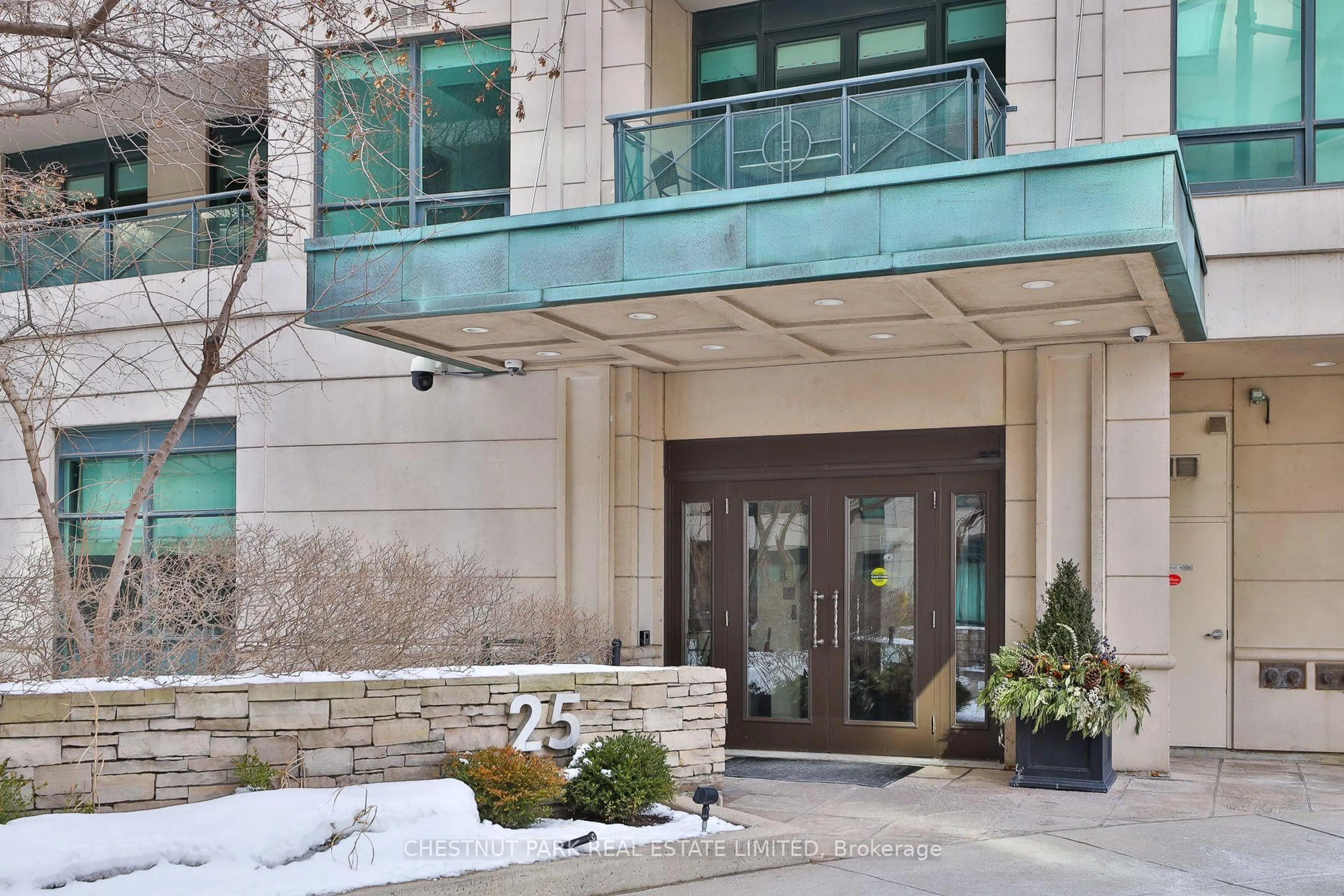 Indoor foyer for 25 Scrivener Sq #909, Toronto Ontario M4W 3Y6