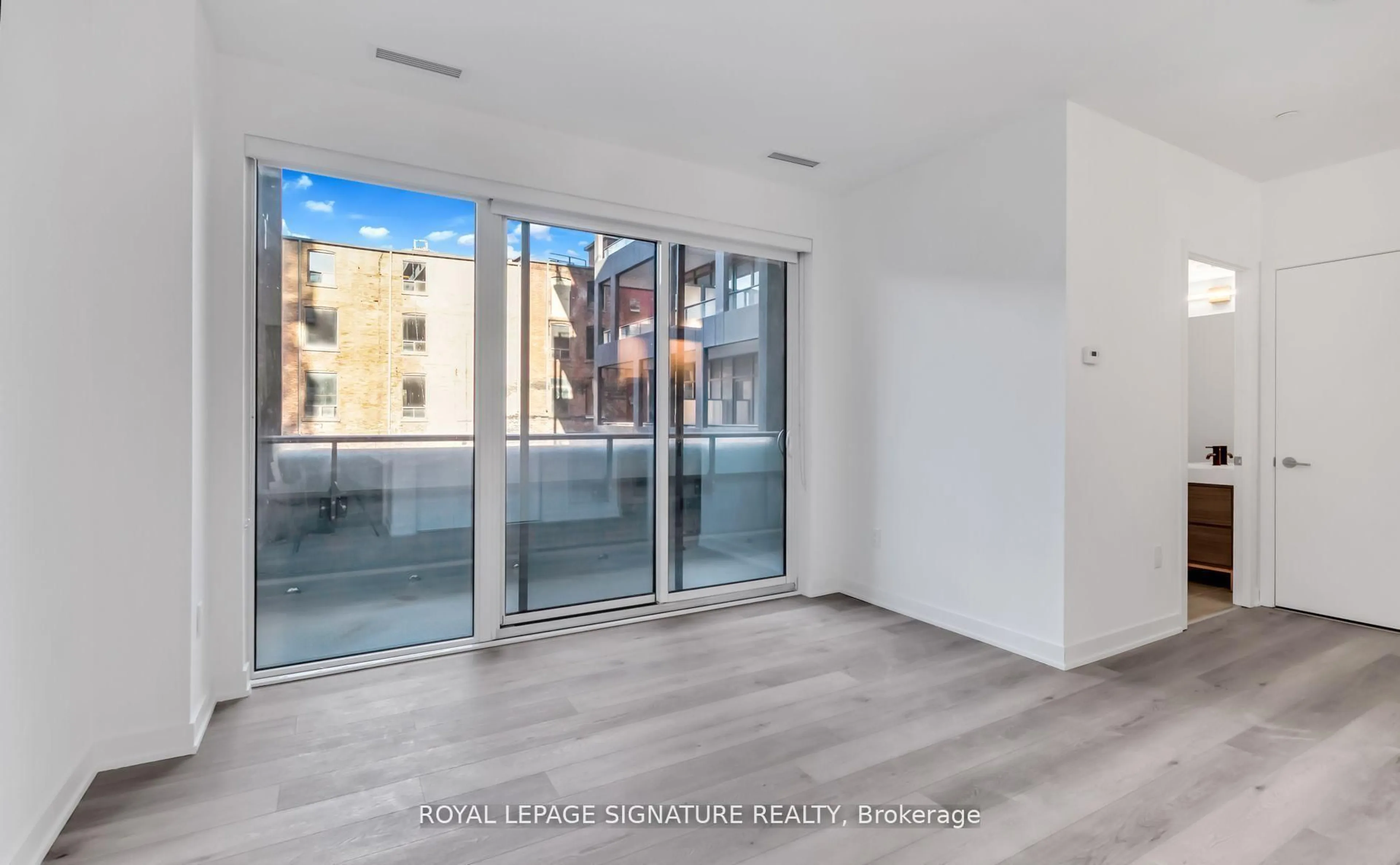 Balcony in the apartment, unknown for 9 Tecumseth St #403, Toronto Ontario M5V 3G4