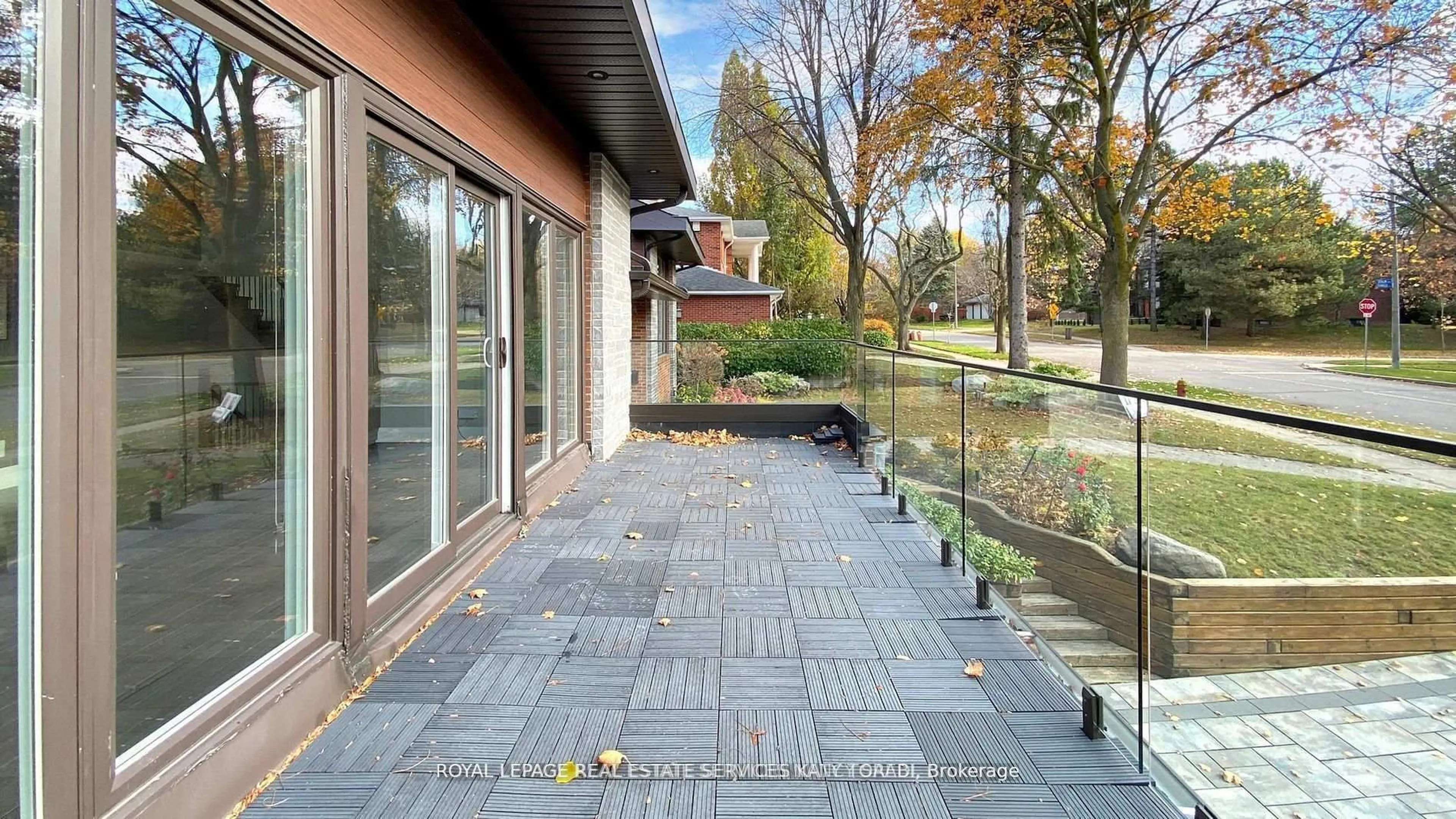 Patio, street for 136 Denlow Blvd, Toronto Ontario M3B 3J2