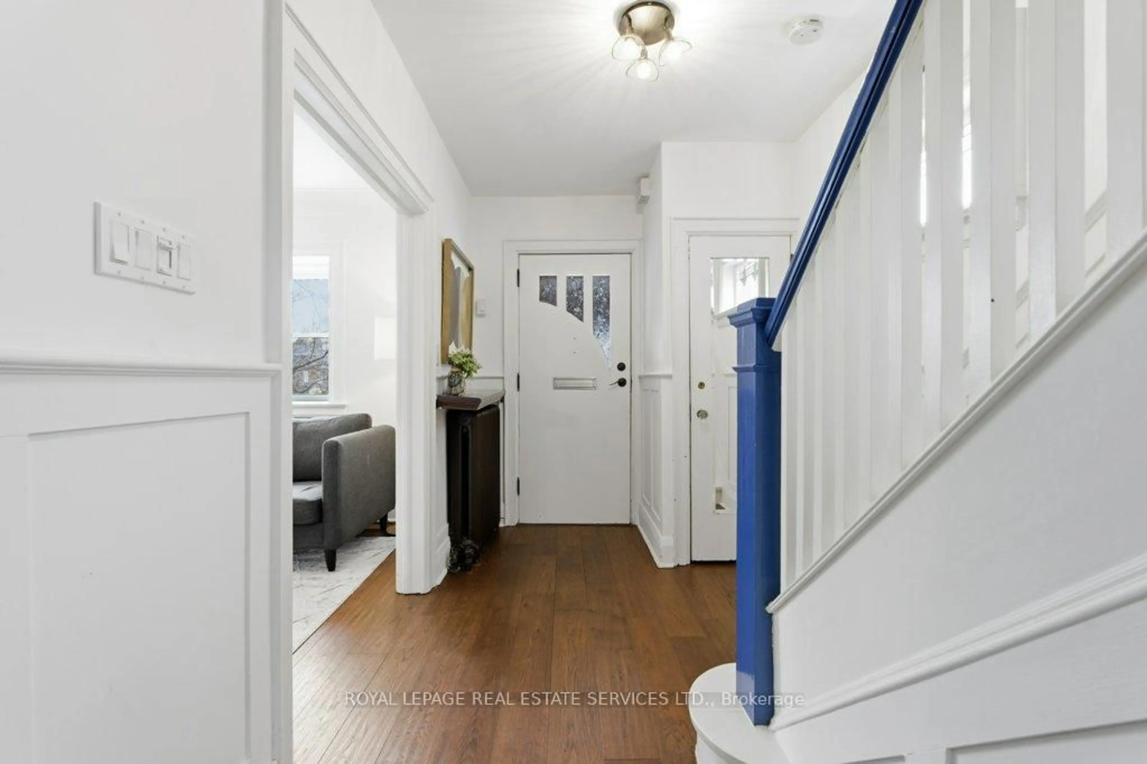 Indoor entryway for 40 Heydon Park Rd, Toronto Ontario M6J 2C8